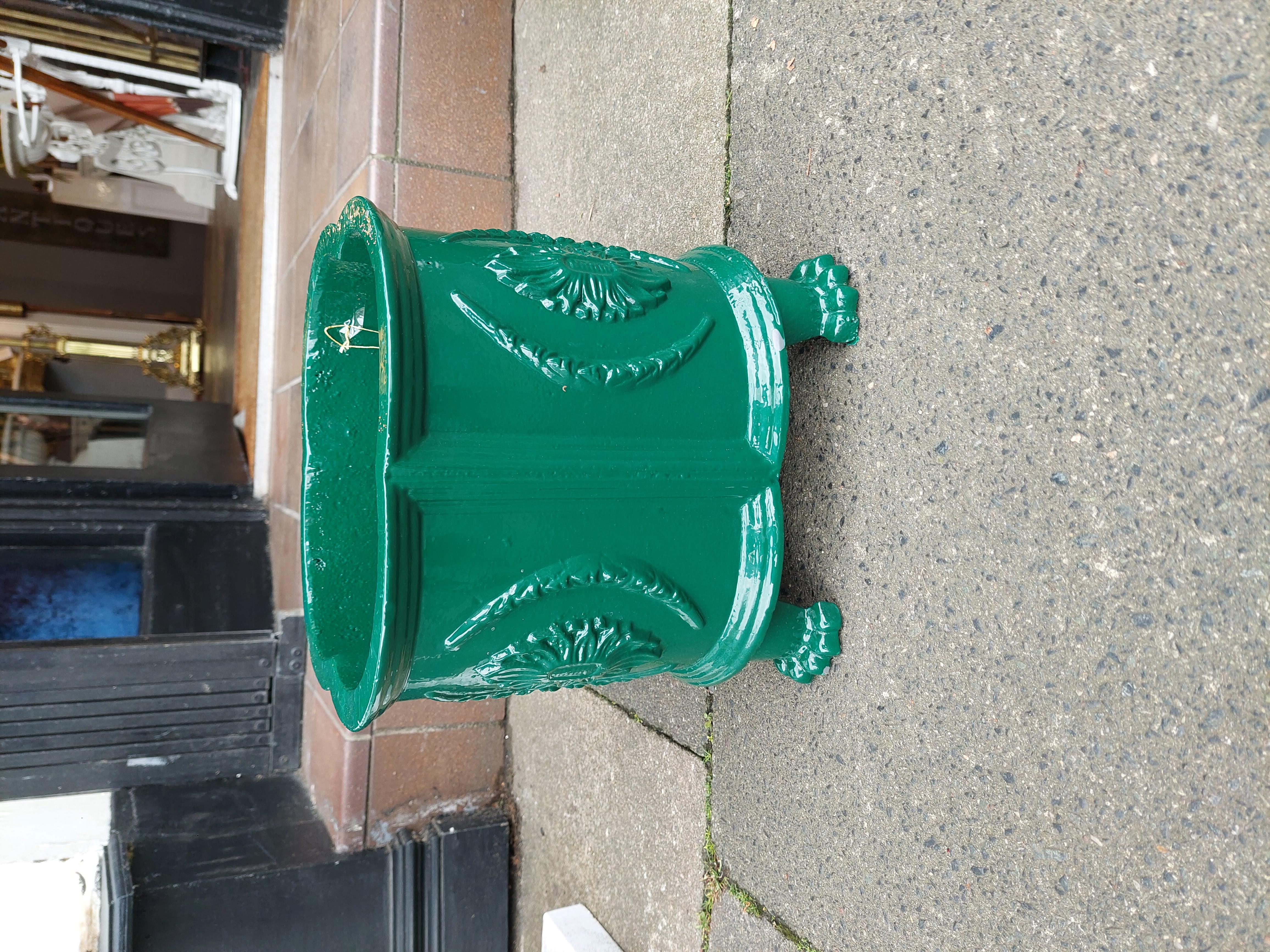 Fer Paire de jardinières victoriennes en fonte