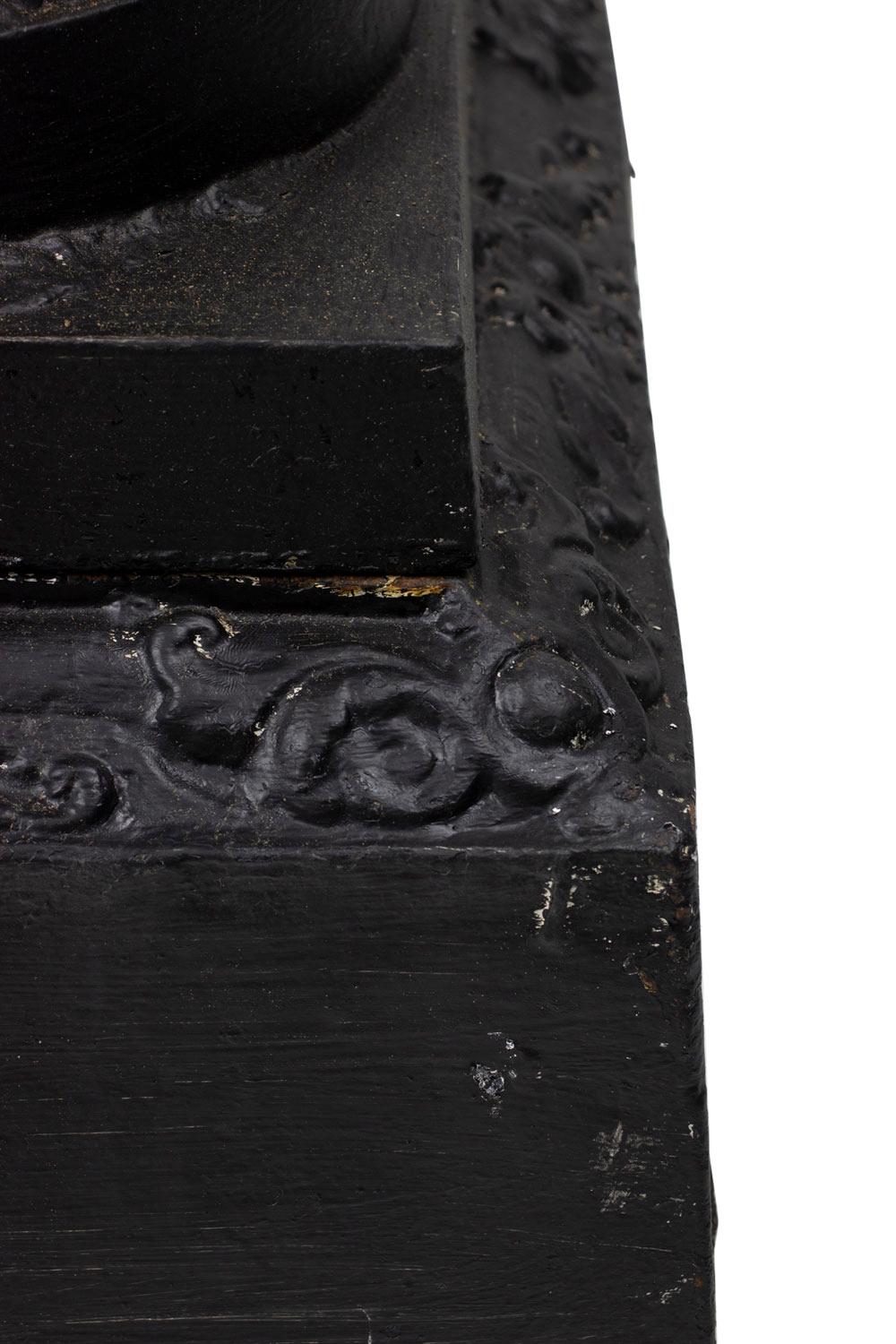 Coppia di urne vittoriane in ghisa per esterni in vendita 3