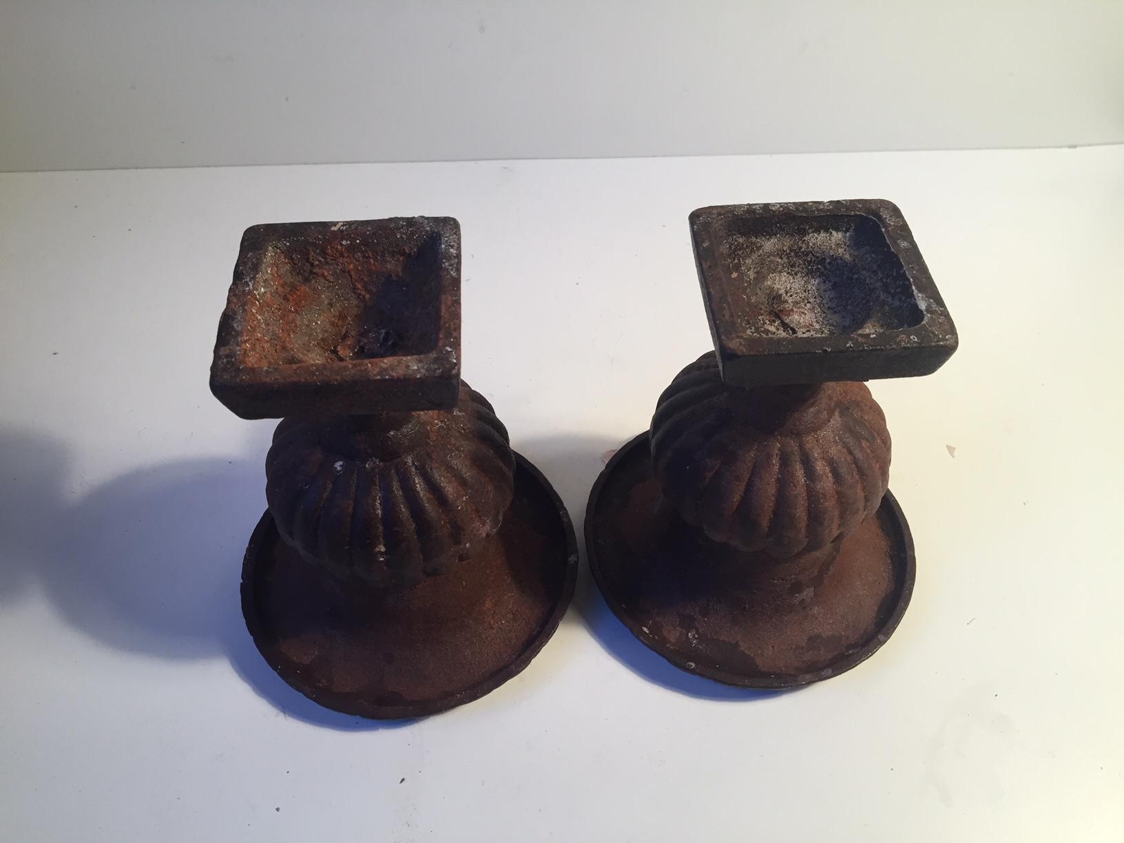 Pair of Victorian Cast Iron Planters, circa 1900 In Fair Condition For Sale In Esbjerg, DK