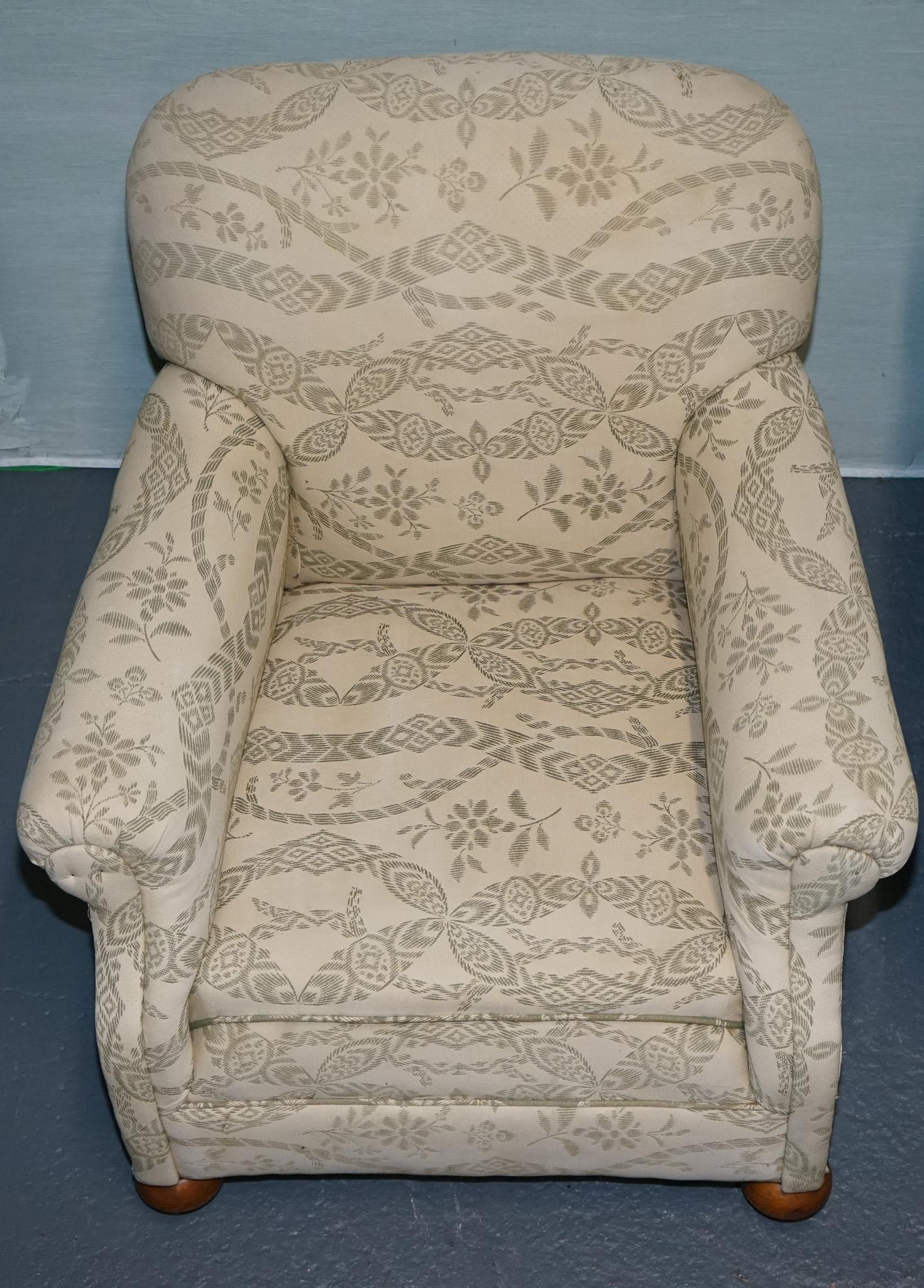 Paire de sièges VICTORIAN CLUB ARMCHAiRS FLORAL CREAM UPHOLSTERY FULLY SPRUNG SEATS en vente 3