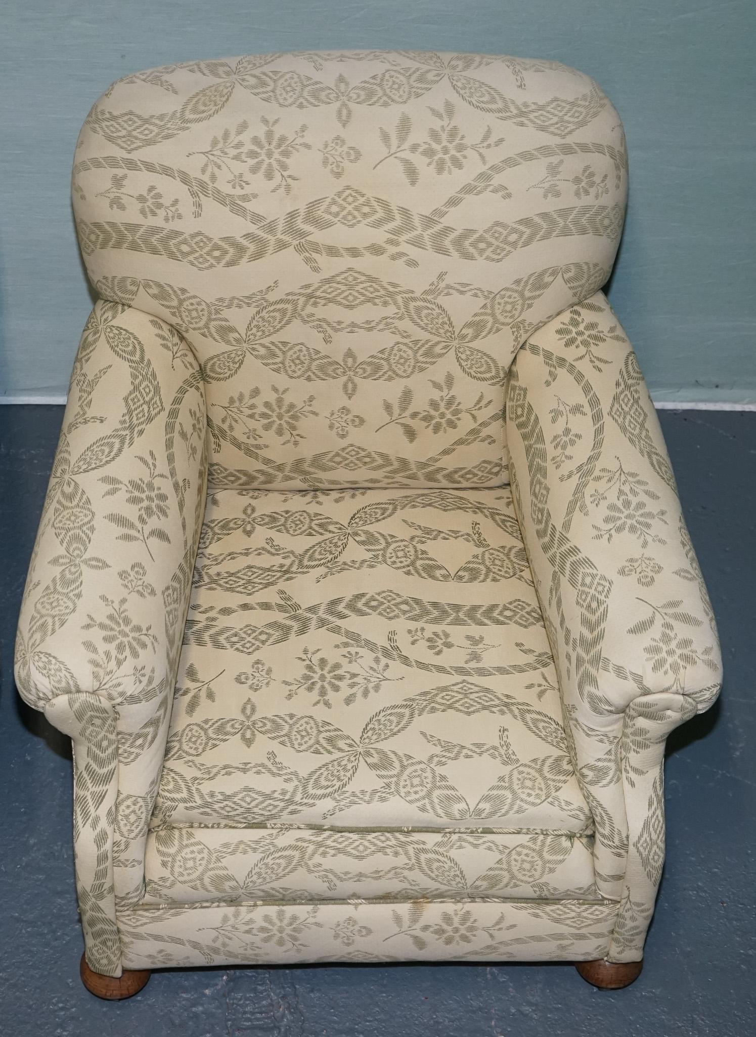 Paire de sièges VICTORIAN CLUB ARMCHAiRS FLORAL CREAM UPHOLSTERY FULLY SPRUNG SEATS en vente 4
