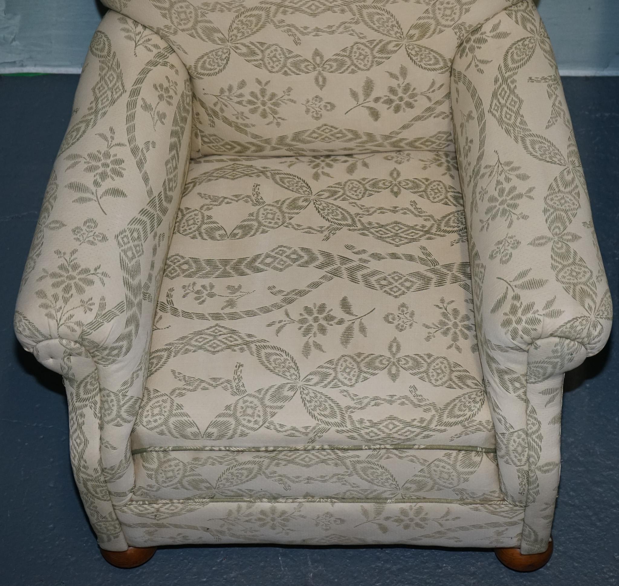 Paire de sièges VICTORIAN CLUB ARMCHAiRS FLORAL CREAM UPHOLSTERY FULLY SPRUNG SEATS en vente 5