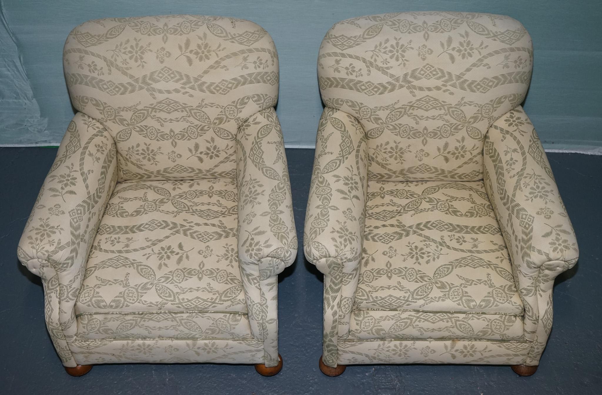 Paire de sièges VICTORIAN CLUB ARMCHAiRS FLORAL CREAM UPHOLSTERY FULLY SPRUNG SEATS en vente 2