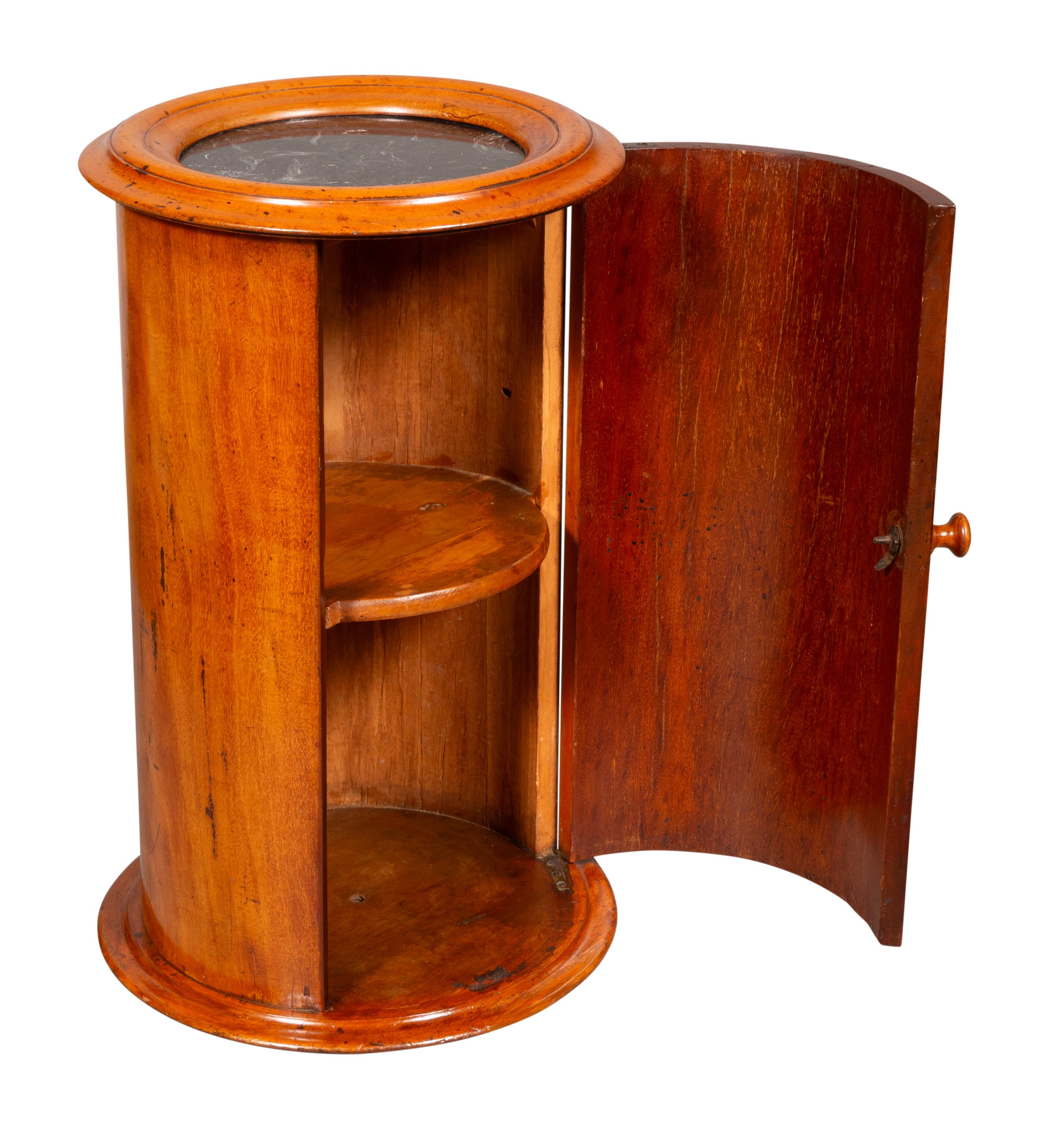 Pair Of Victorian Cylindrical Bedside Cabinets In Good Condition For Sale In Essex, MA