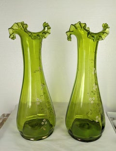 Paar viktorianische emaillierte Glasvasen