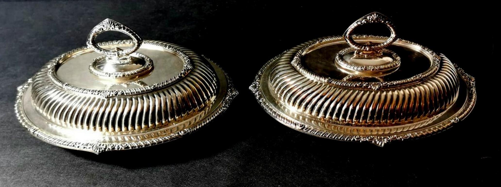 We kindly suggest you read the whole description, because with it we try to give you detailed technical and historical information to guarantee the authenticity of our objects.
Elegant pair of Victorian entrée dishes in silver plated; are made in a
