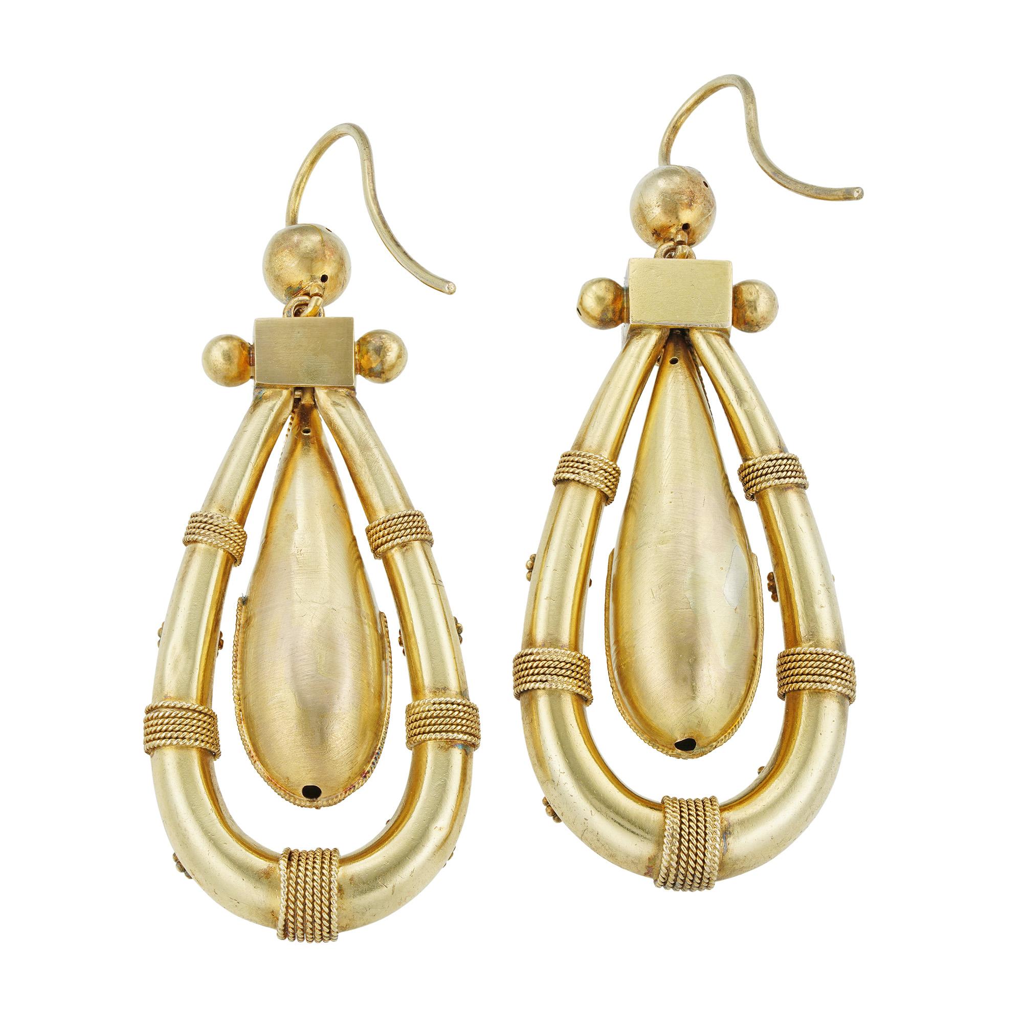 Pair of Victorian Etruscan Revival Gold Drop Earrings In Excellent Condition In London, GB