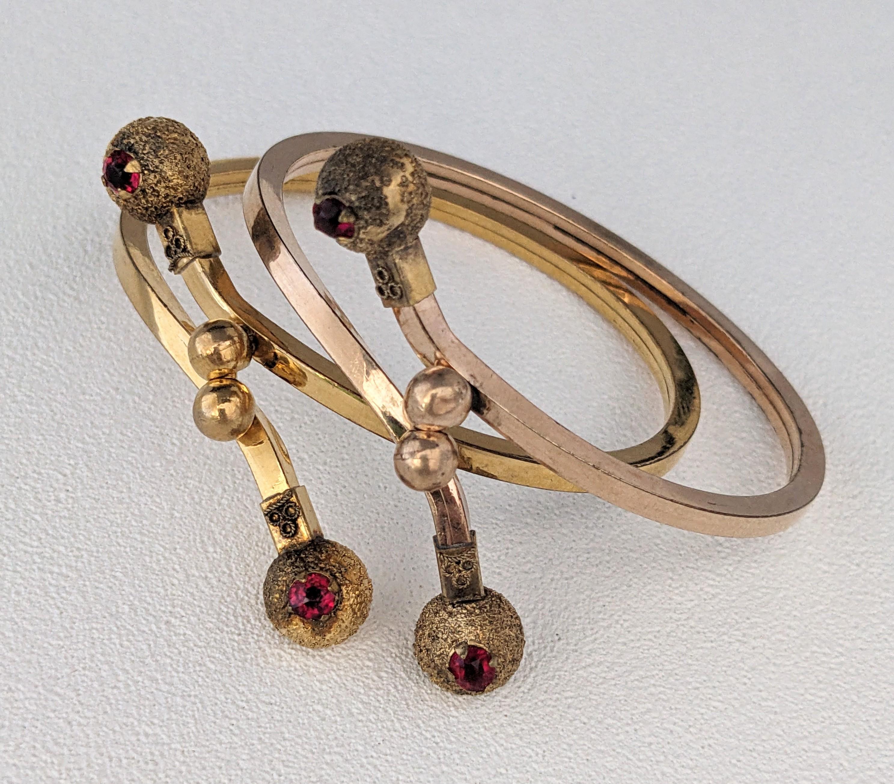 Tardo vittoriano Coppia di bracciali vittoriani riempiti d'oro in vendita