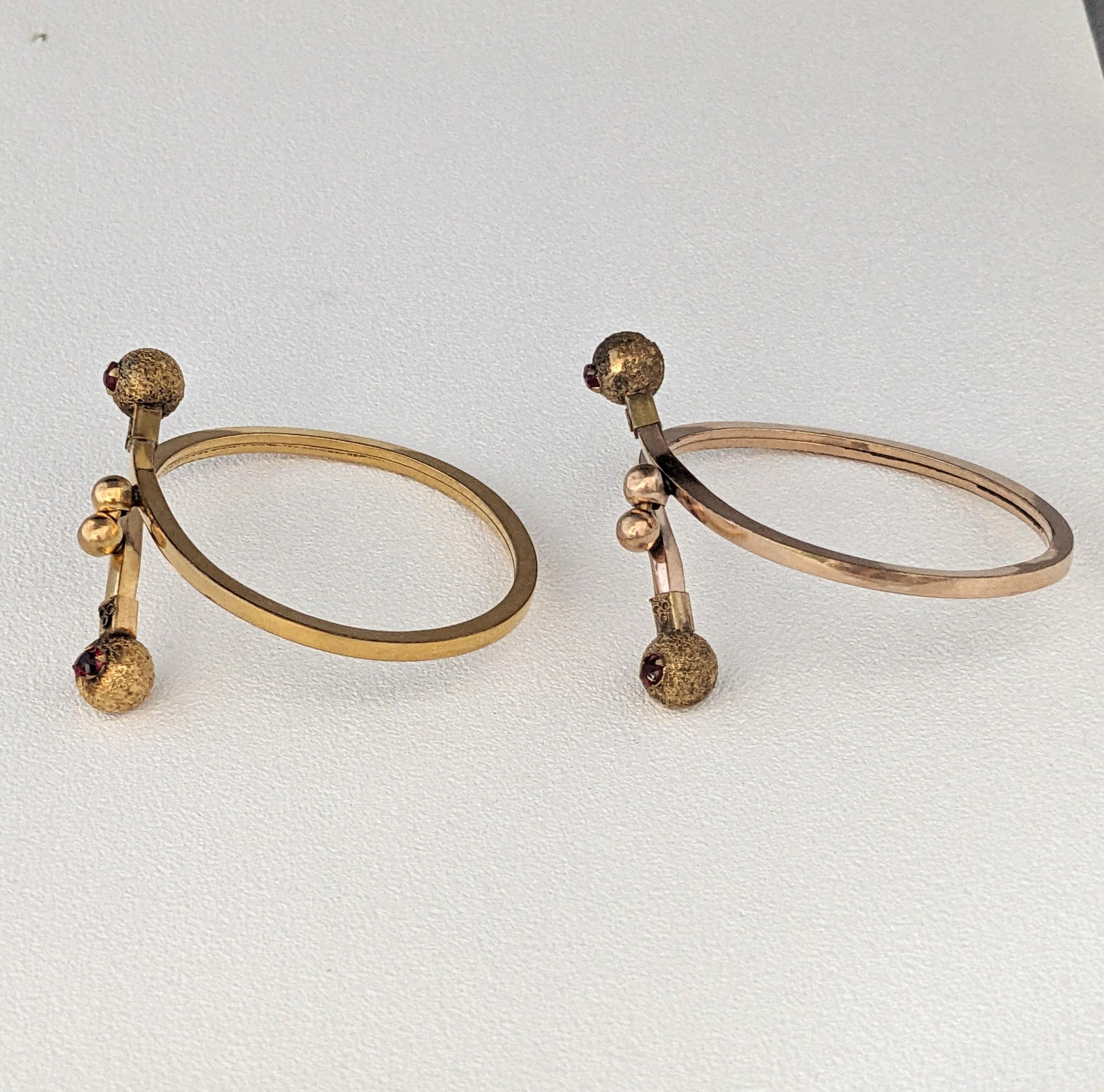 Coppia di bracciali vittoriani riempiti d'oro in vendita 2