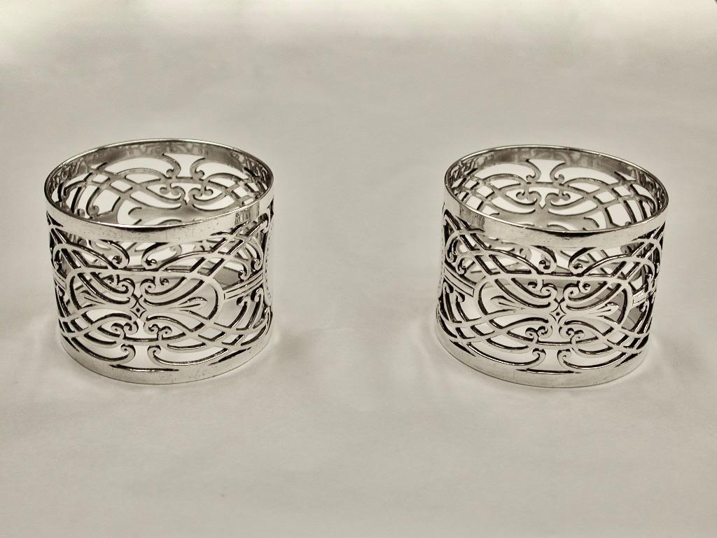Pair of Victorian Hand Pierced Silver Napkin Rings, 1898, Jackson & Fullerton In Good Condition In London, GB