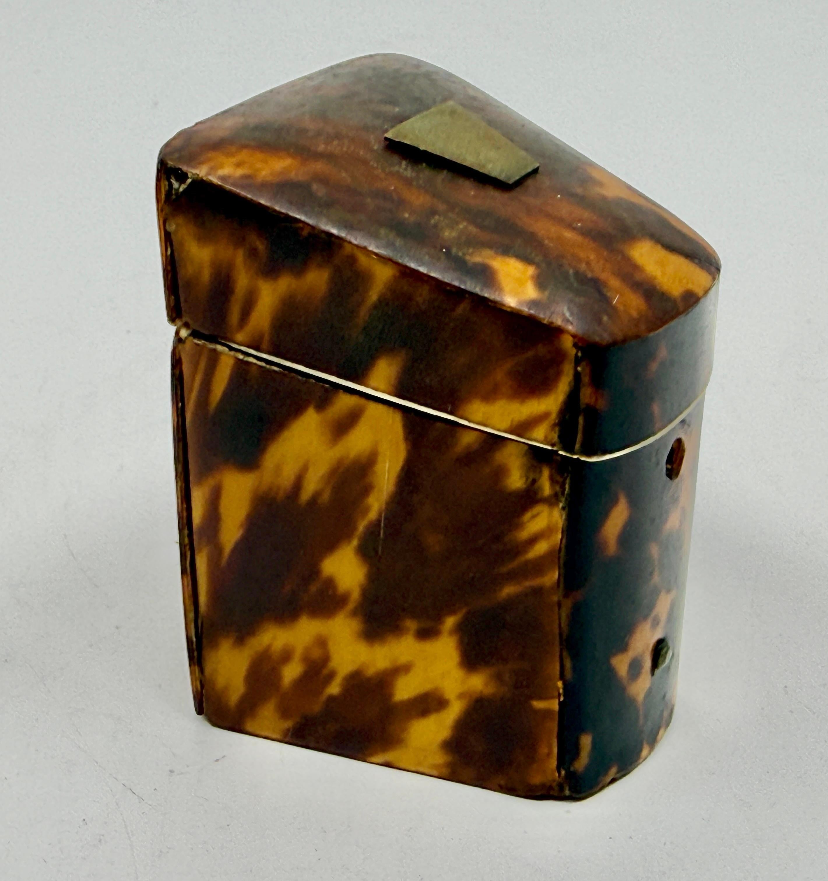 Pair of Victorian Horn Travel Perfume Boxes For Sale 4