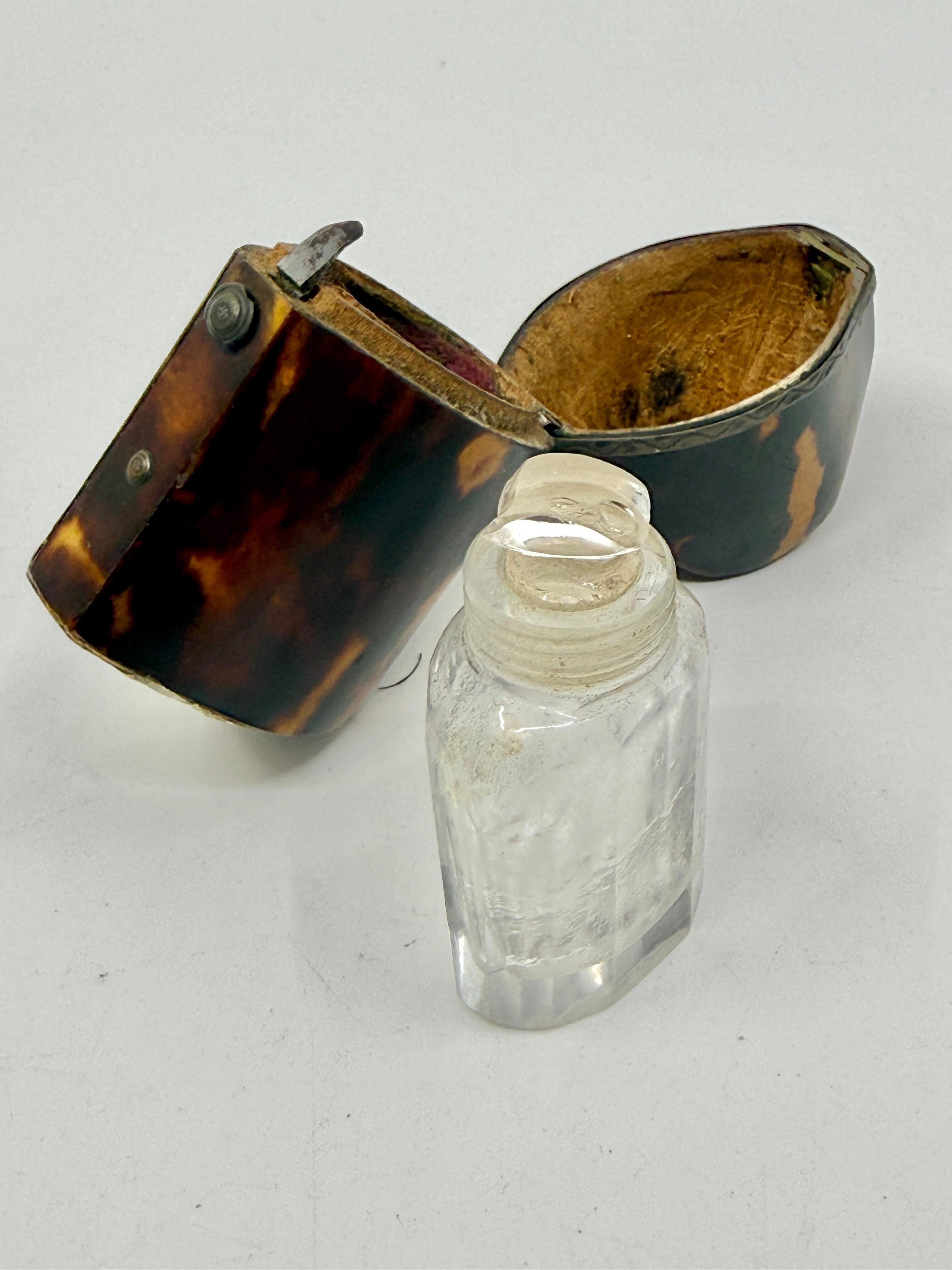 Pair of Victorian Horn Travel Perfume Boxes For Sale 1