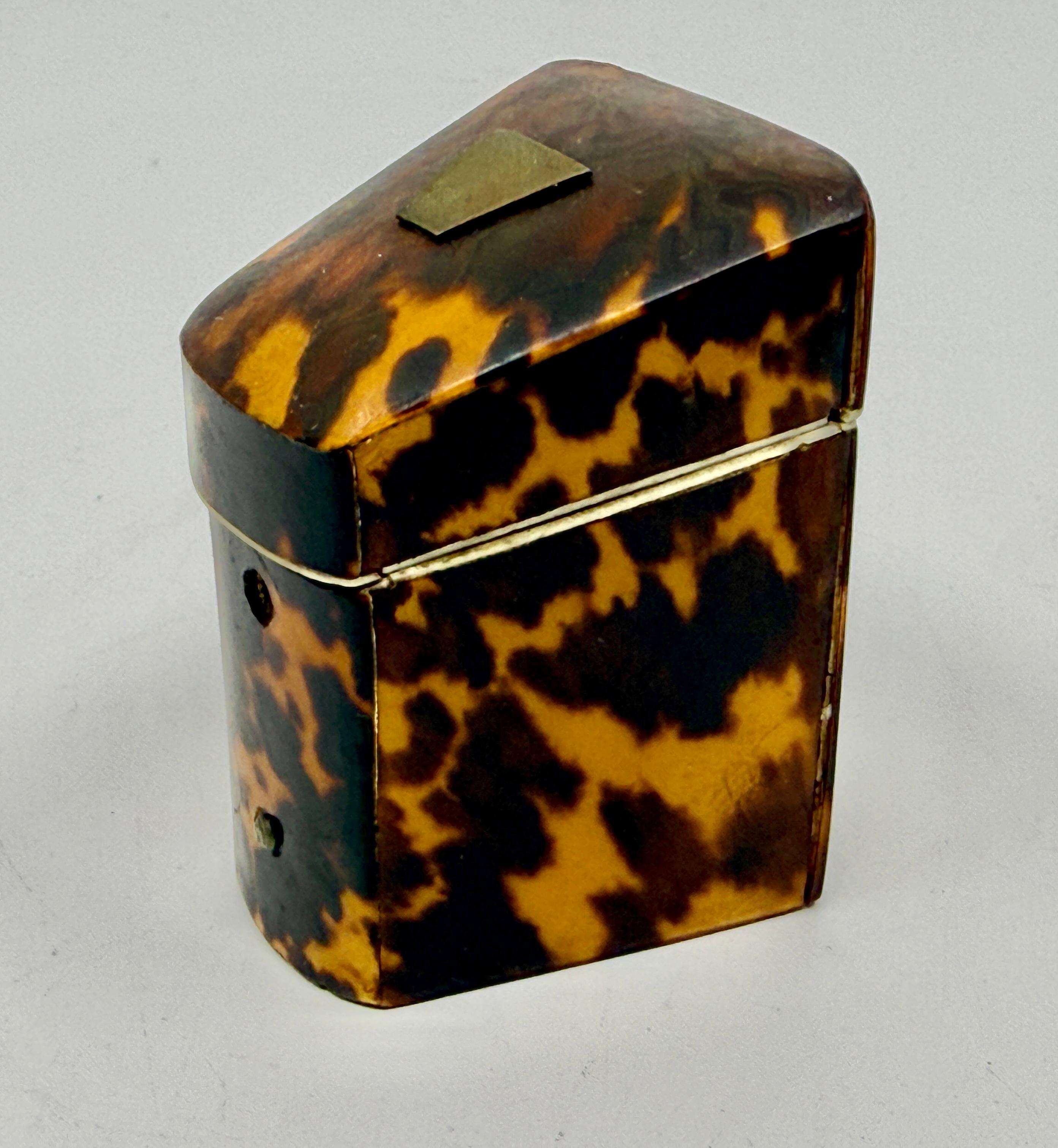 Pair of Victorian Horn Travel Perfume Boxes For Sale 3