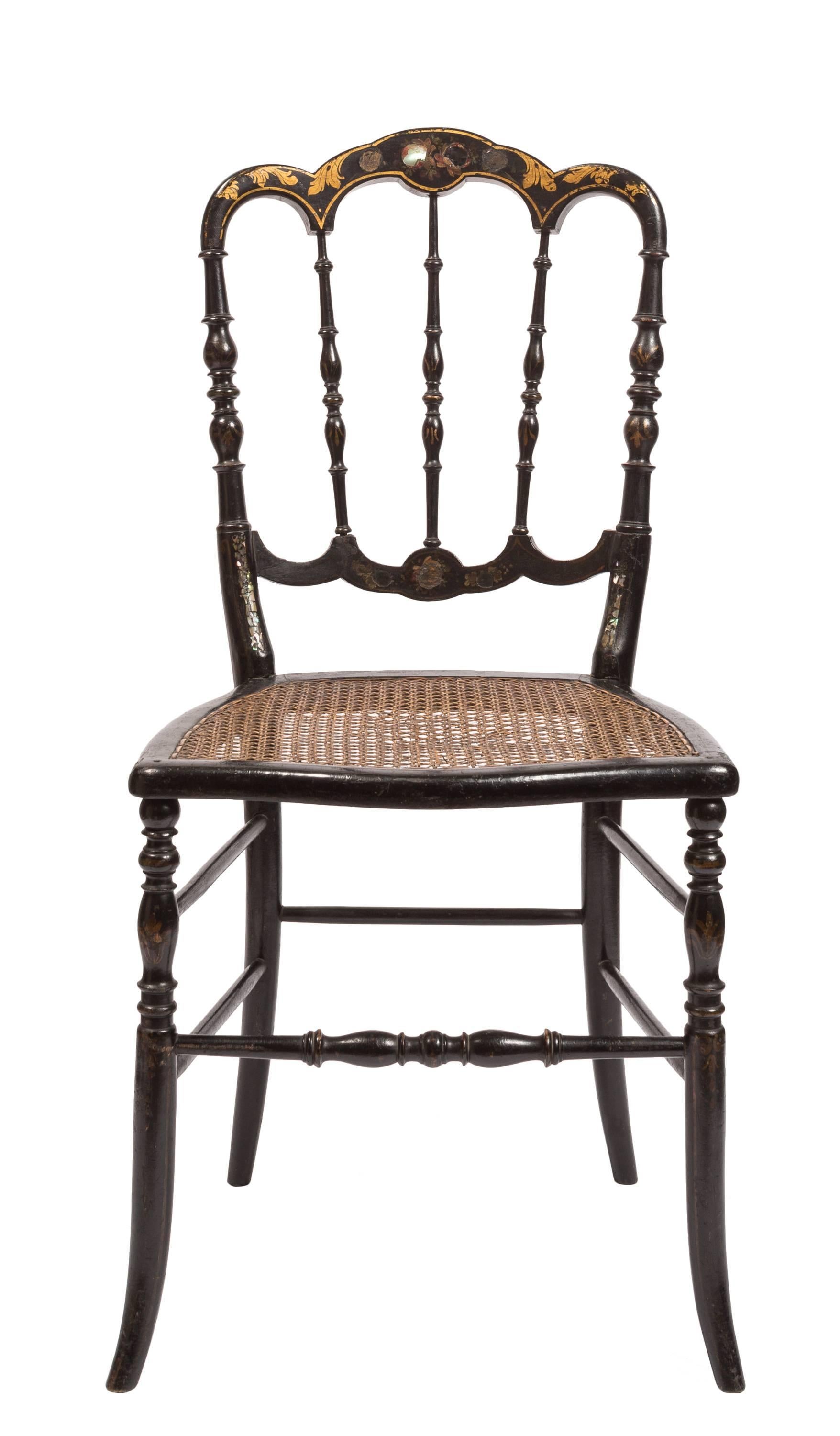 Pair of Victorian Lacquer and Cane Side Chairs with Mother-of-pearl Inlay In Good Condition In Madrid, ES