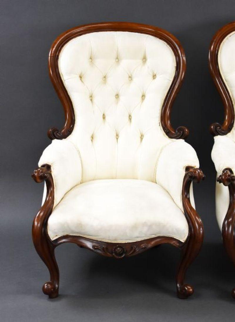 British Pair of Victorian Mahogany Armchairs For Sale
