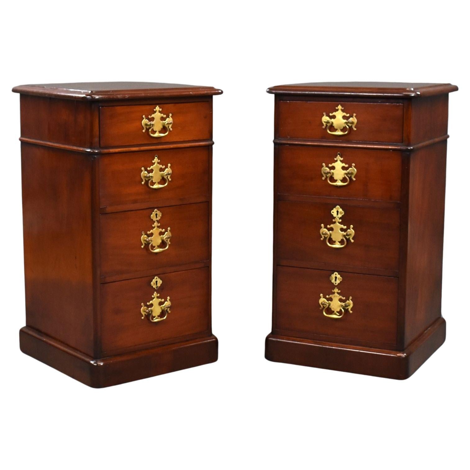 Pair of Victorian Mahogany Bedside Chests For Sale