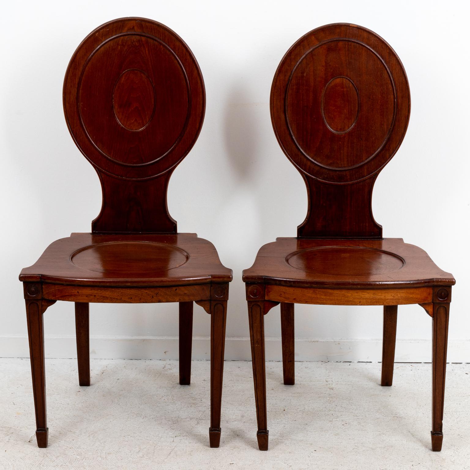 Pair of Victorian Mahogany Hall Chairs In Good Condition In Stamford, CT