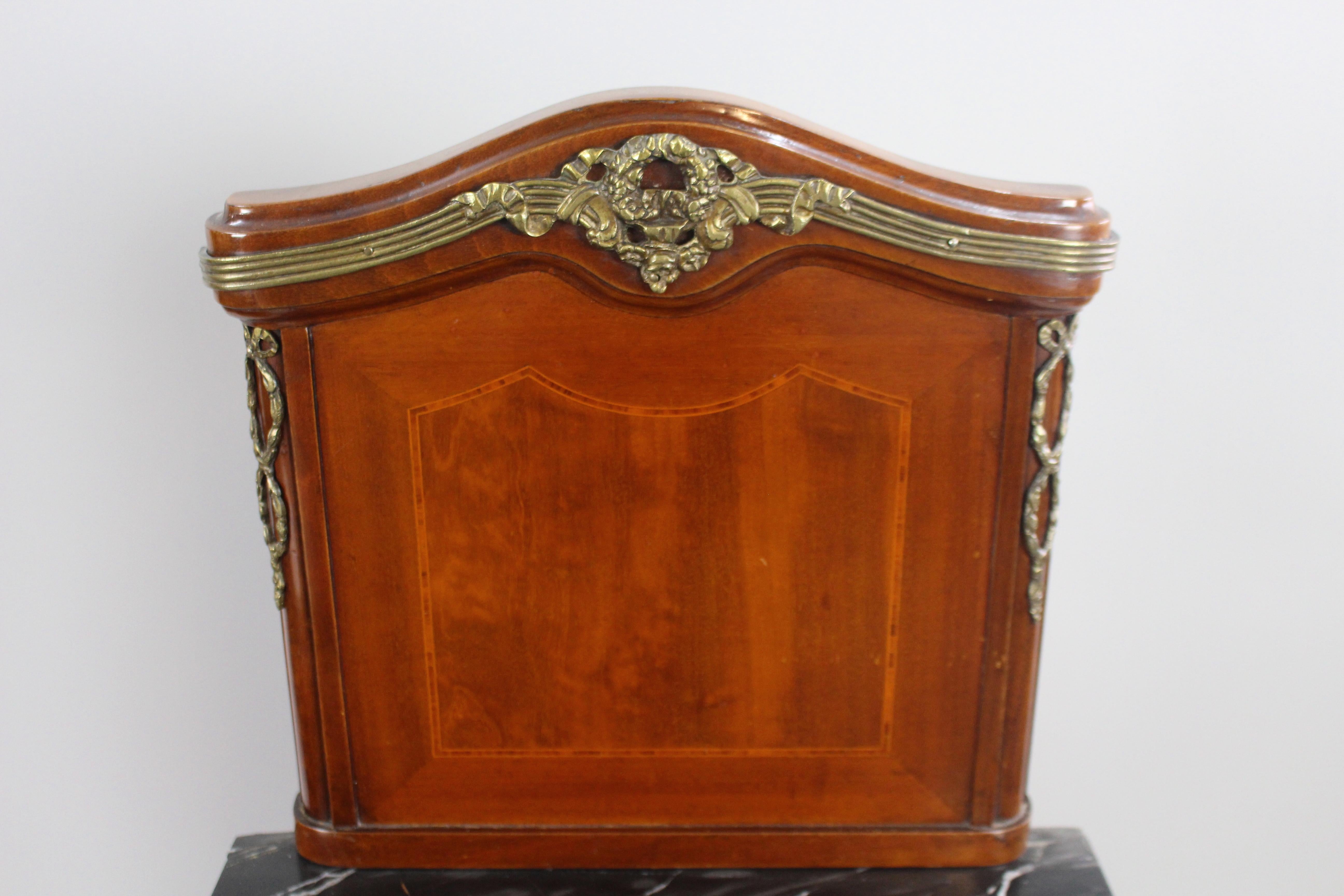 19th Century Pair of Victorian Marble-Topped Inlaid Mahogany Cabinets For Sale
