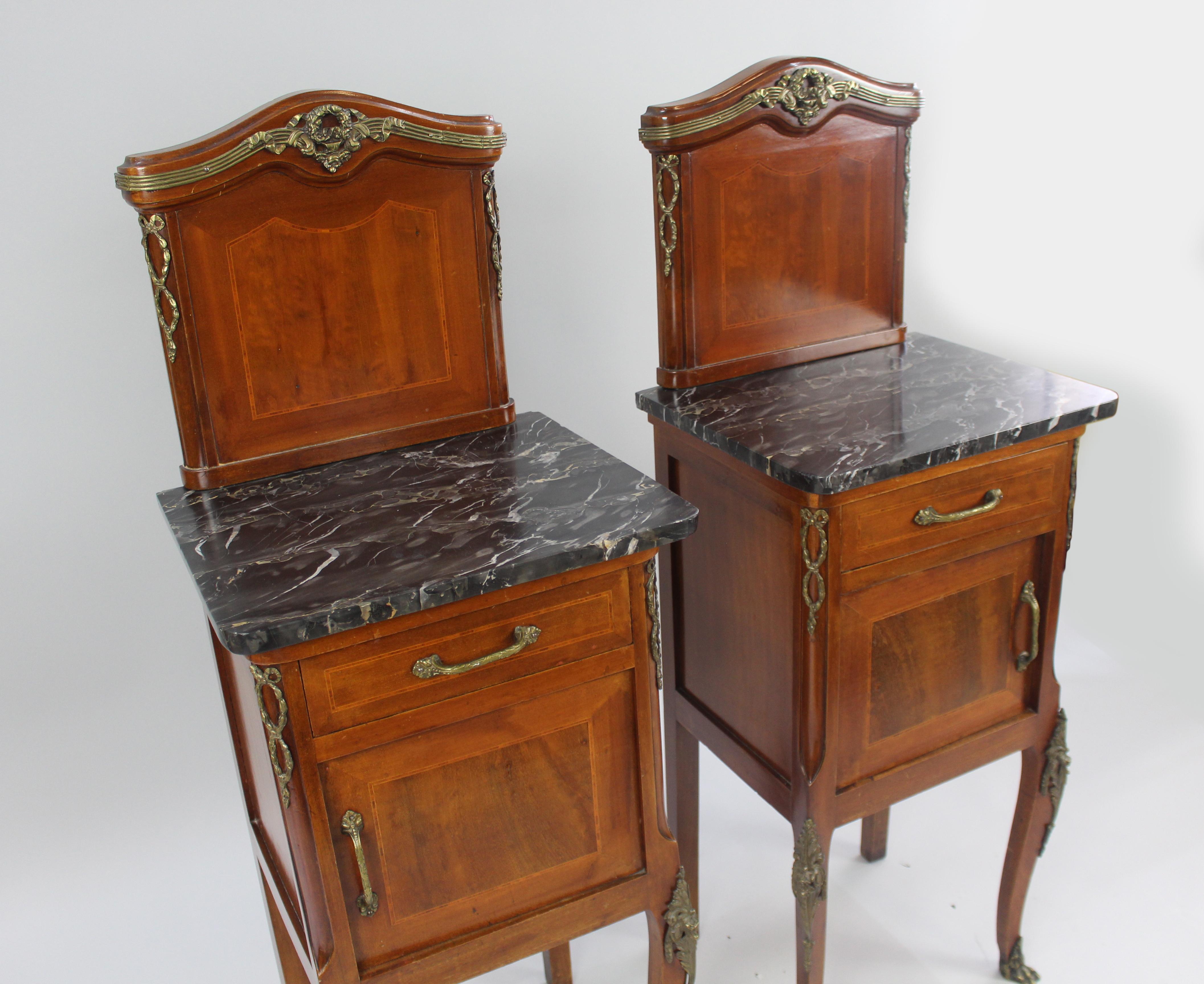 Pair of Victorian Marble-Topped Inlaid Mahogany Cabinets For Sale 4