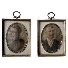 Paire de cadres victoriens pour portraits miniatures, ornés de lithographies peintes à la main, 1890