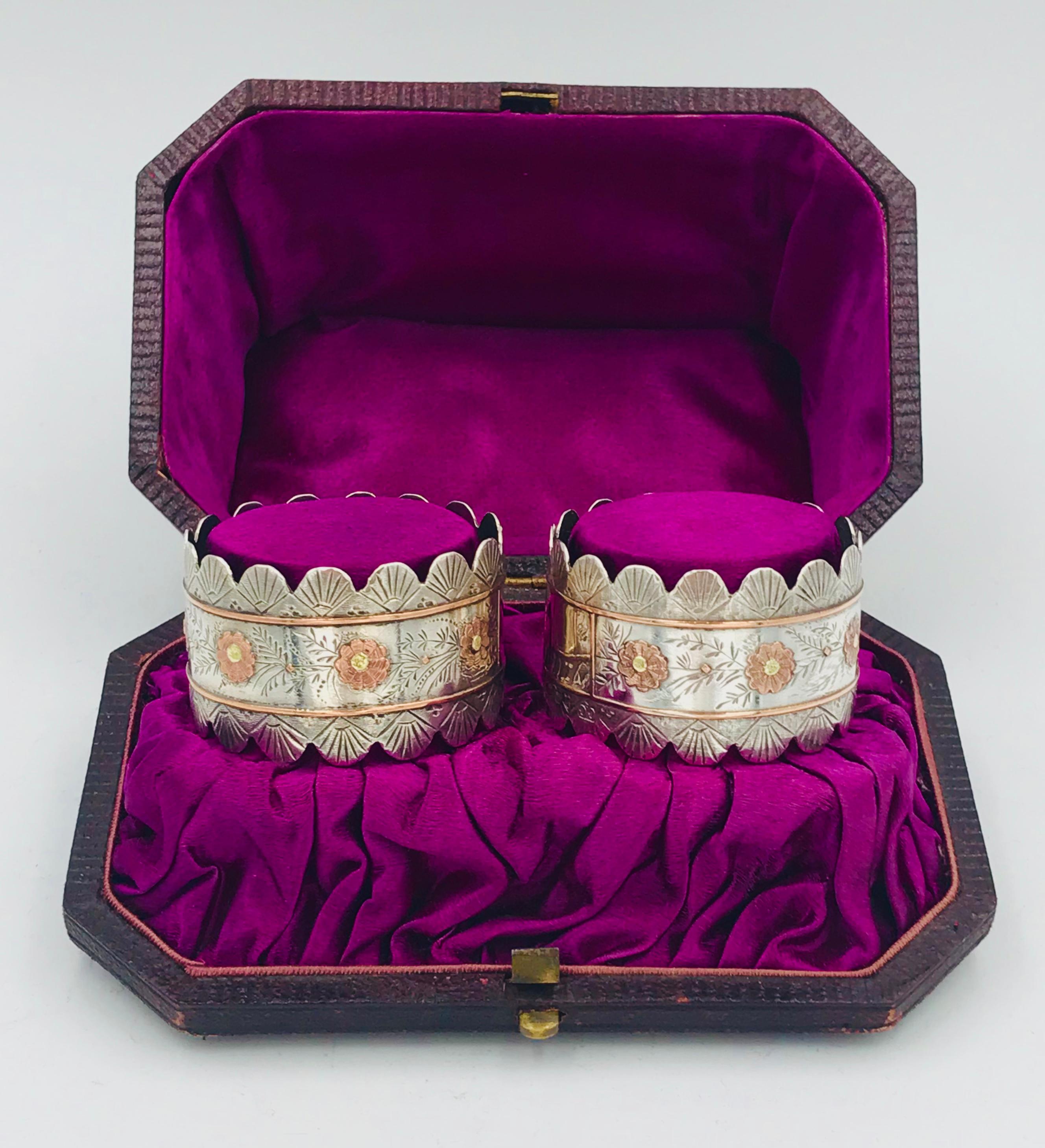 A fantastic pair of Victorian napkin rings in original fitted case.
Beautifully engraved, with gold inlay.
Made in Birmingham, 1880.