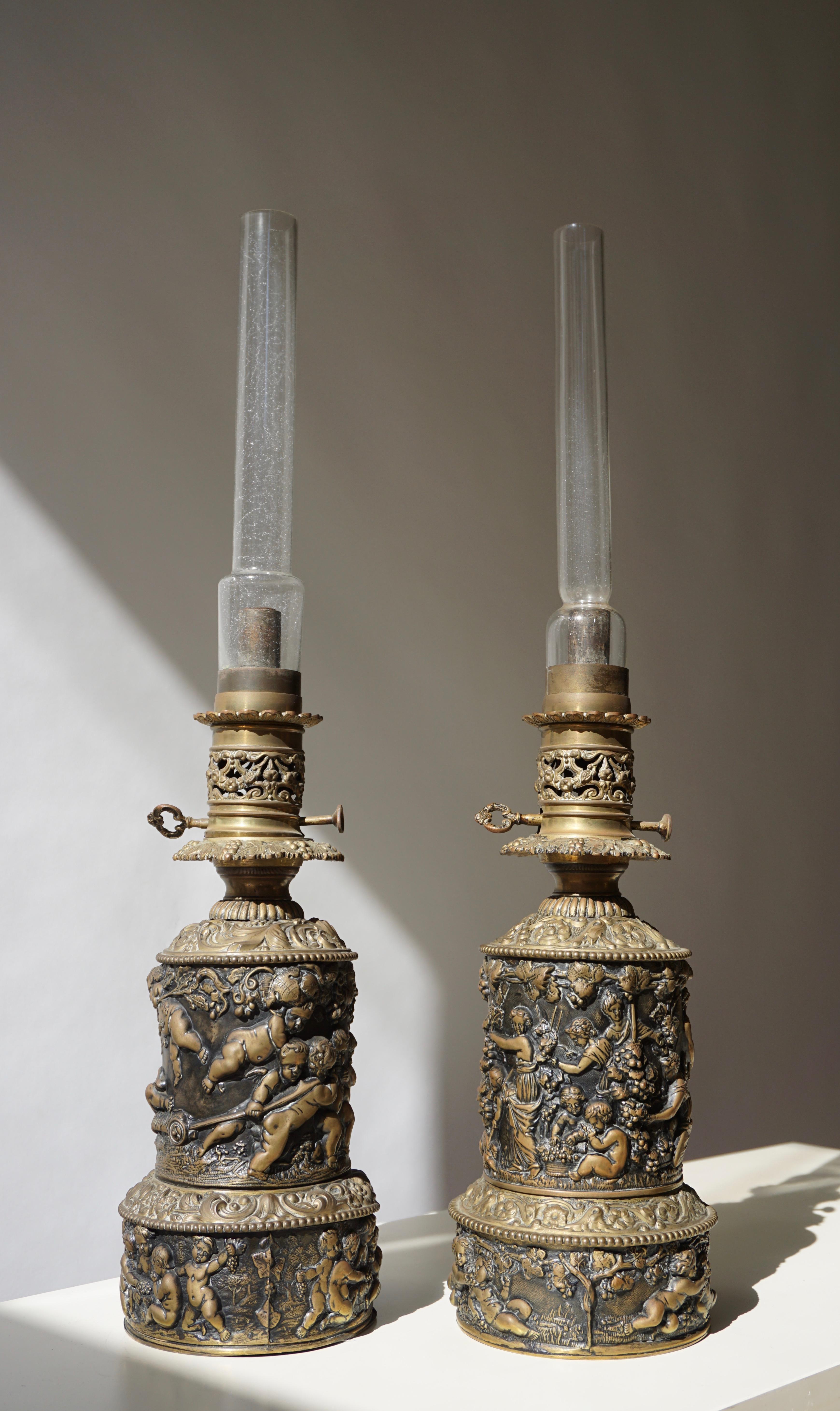 British Midcentury Neoclassical Hollywood Regency Cherubs Putti Oil Lamps For Sale