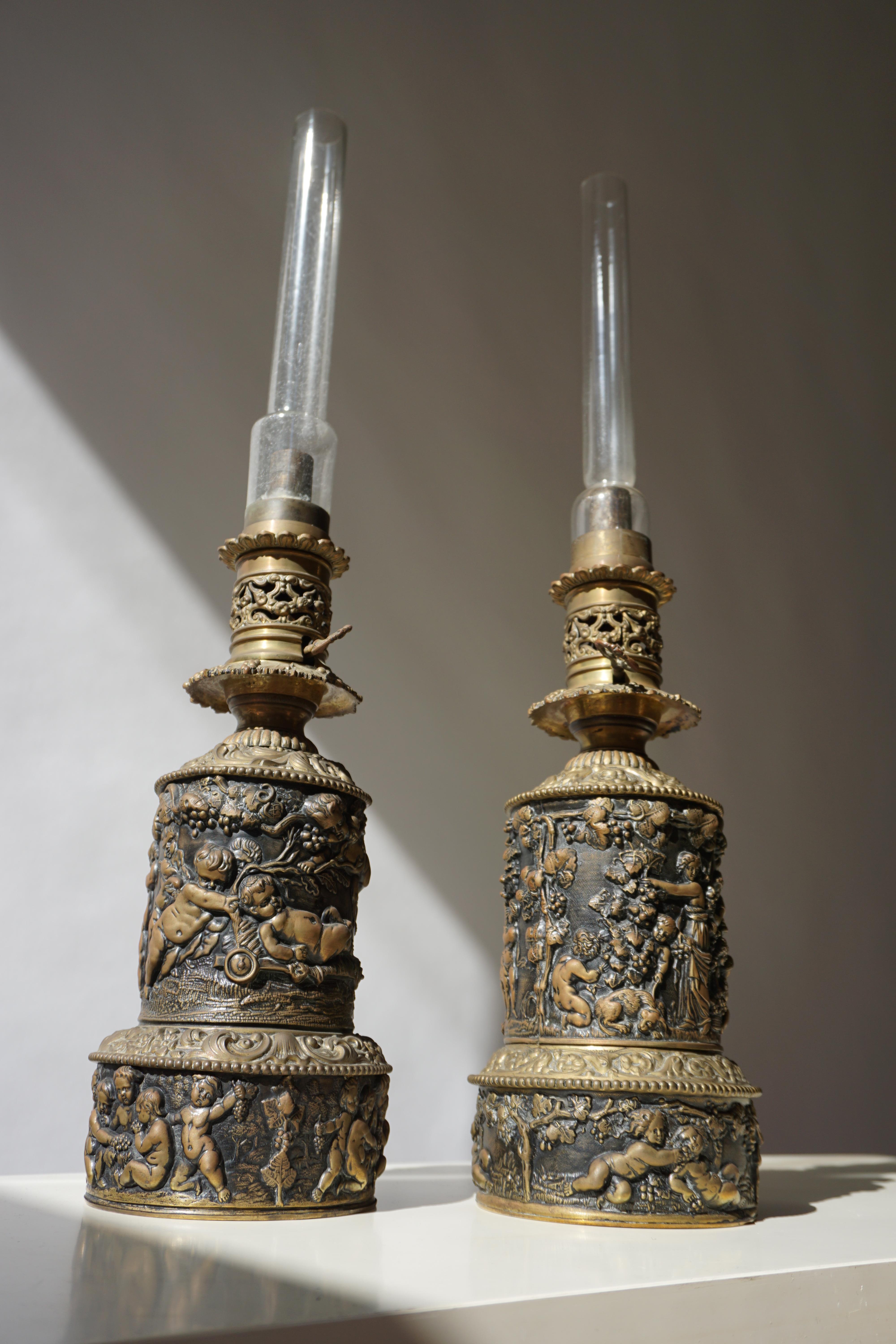 19th Century Midcentury Neoclassical Hollywood Regency Cherubs Putti Oil Lamps For Sale