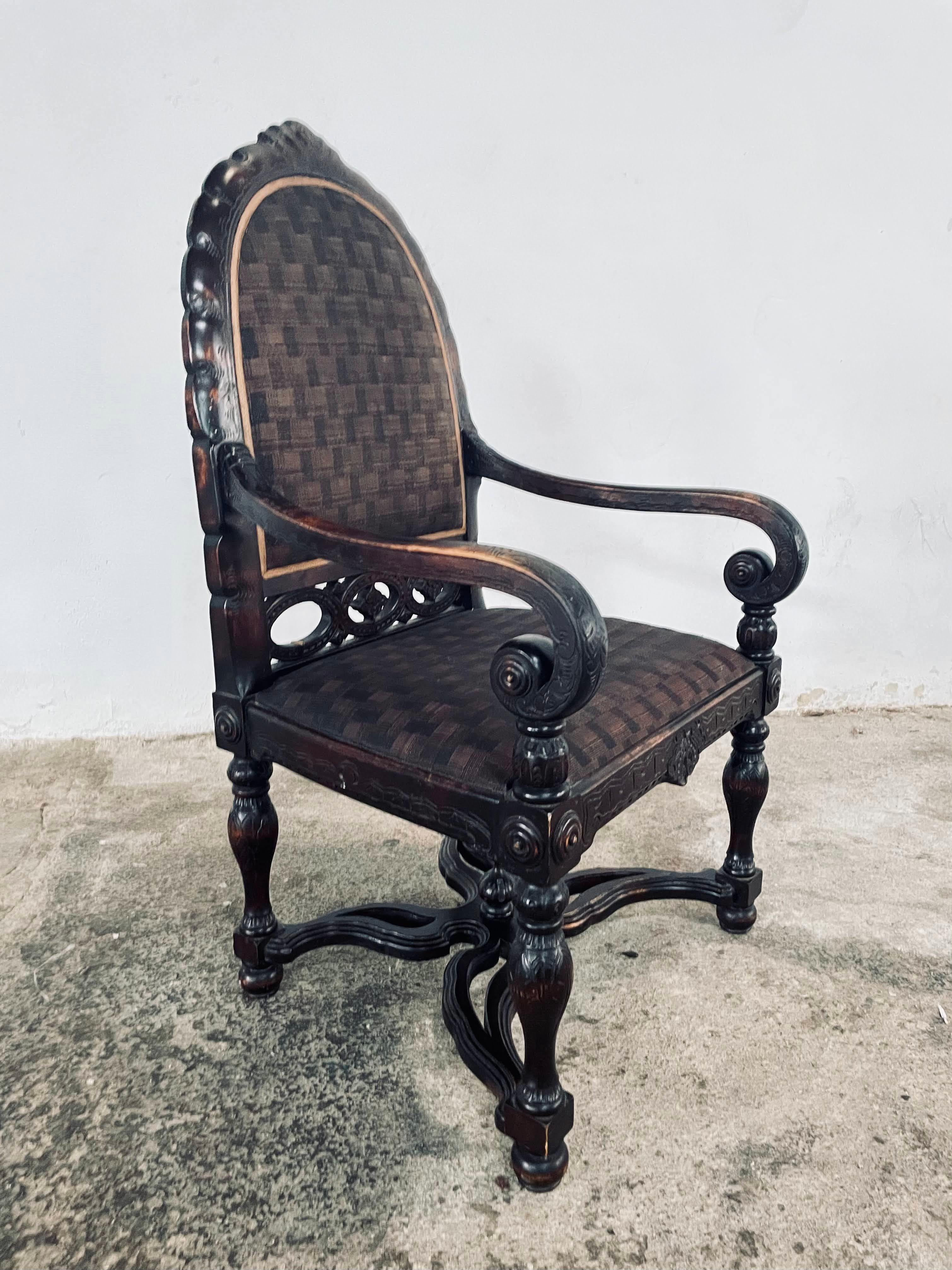 Set of 2 Dutch Victorian Walnut Parlour Chairs with intricate carving details throughout, circa late 1800s, His and Hers chair set
Beautiful natural and original walnut frames with original fabric seats and backrests, the gentlemen's version has a