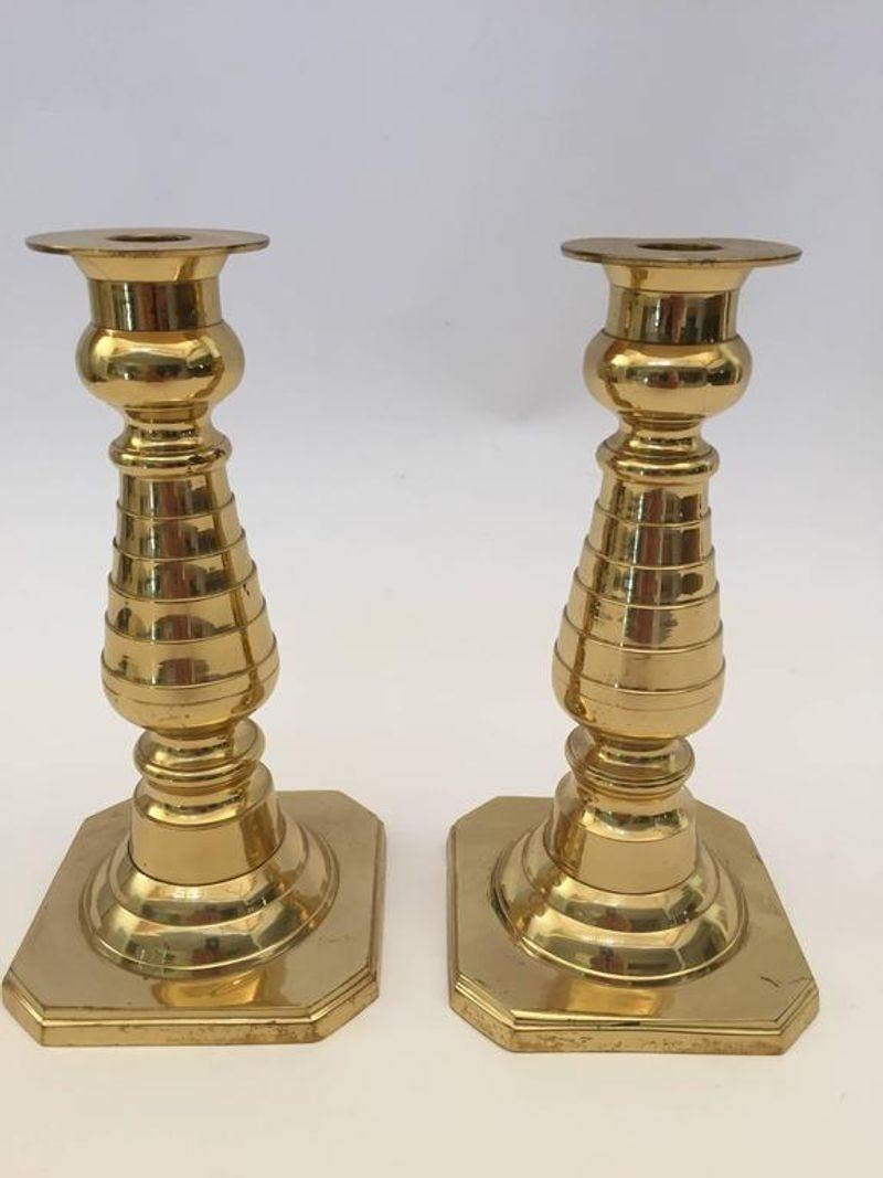 English Pair of Victorian Polished Brass Candlesticks For Sale