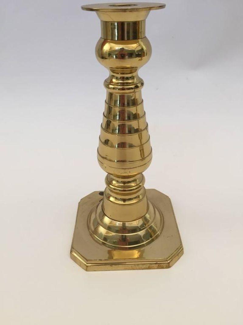 20th Century Pair of Victorian Polished Brass Candlesticks For Sale