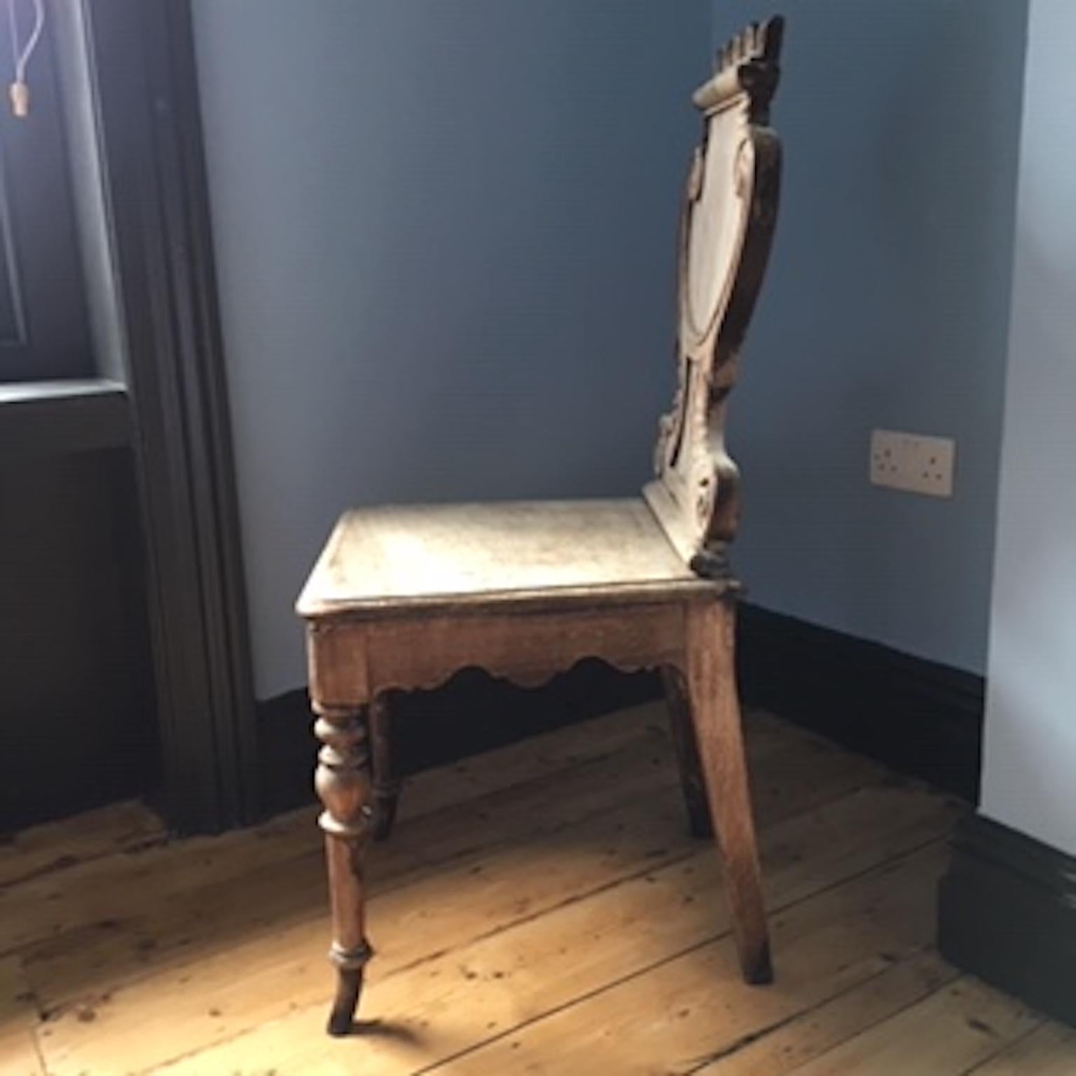 Pair of Victorian Shield Back Hall Chairs in Bleached Oak In Good Condition For Sale In Limerick, IE
