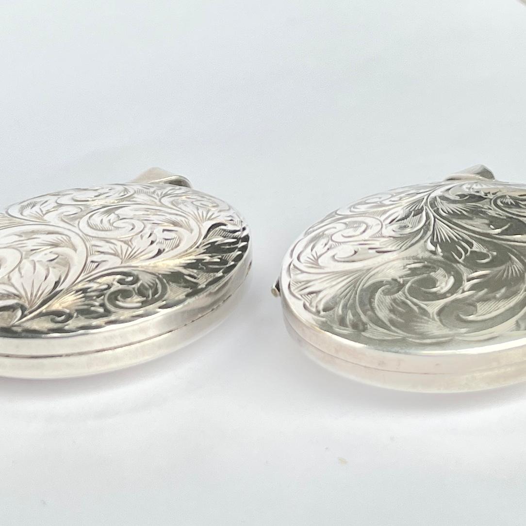 Pair Of Victorian Silver Aesthetic Lockets In Good Condition For Sale In Chipping Campden, GB