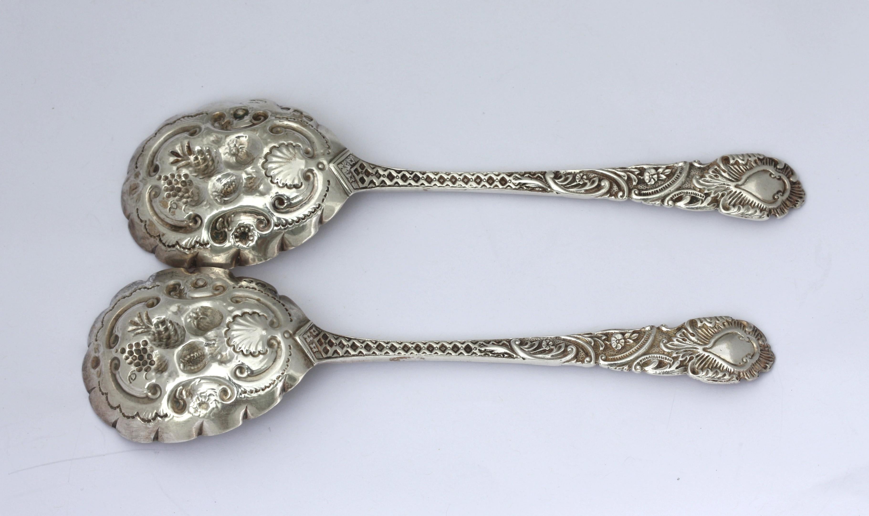 19th Century Pair of Victorian Silver Berry Spoons For Sale