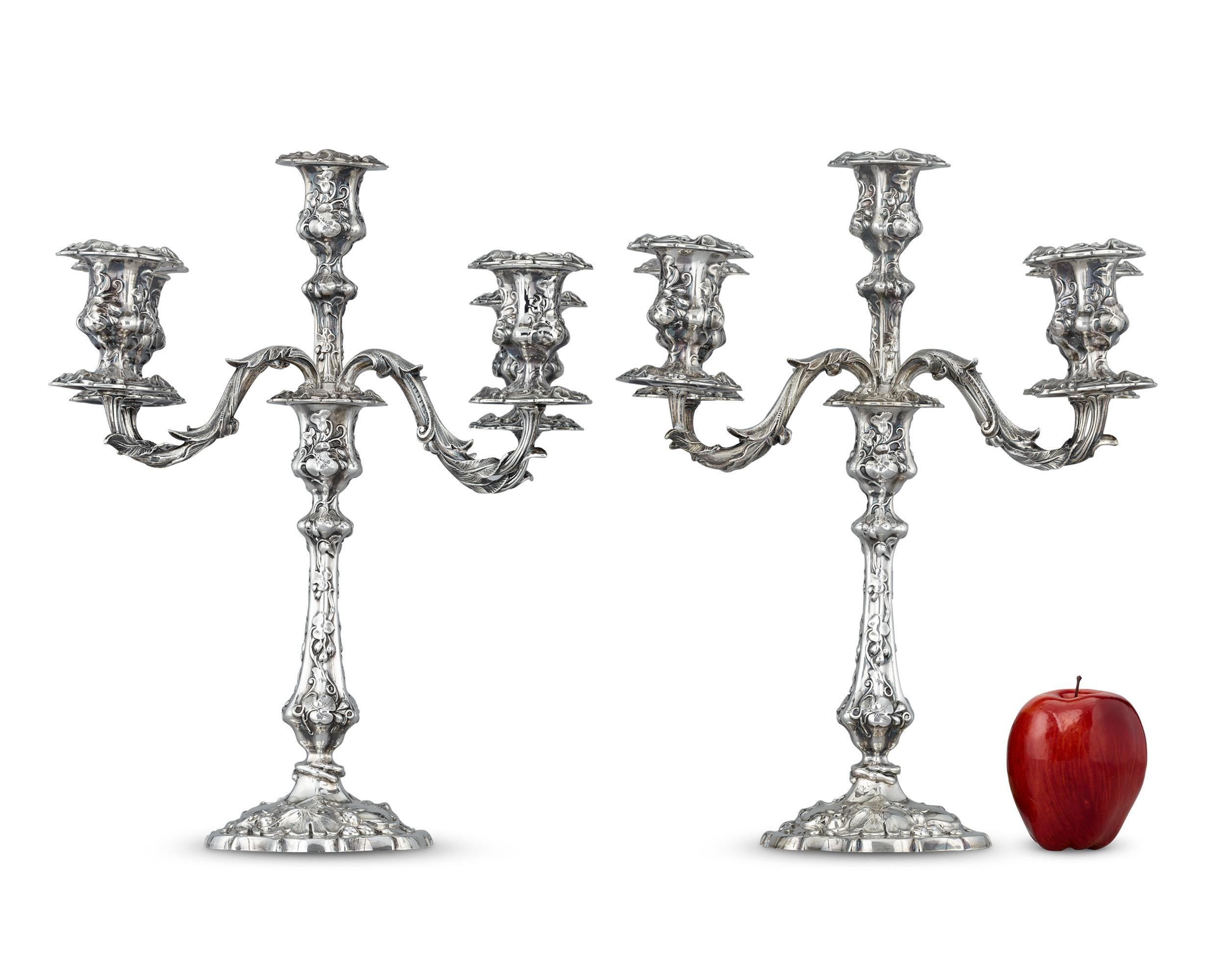Coppia di candelabri vittoriani in argento di Deykin & Harrison In condizioni ottime in vendita a New Orleans, LA