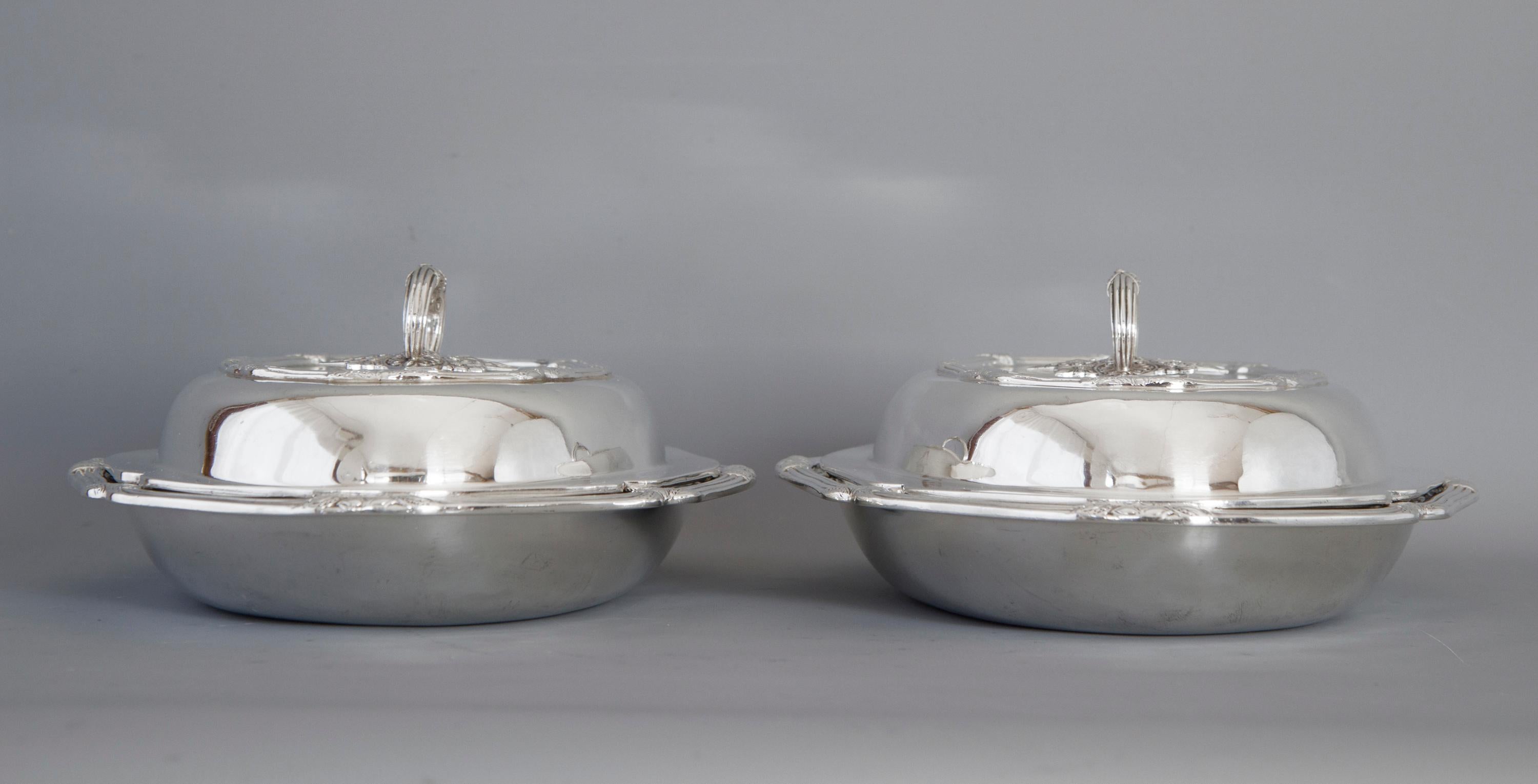 Pair of Victorian Silver Entree Dishes, London, 1896 7