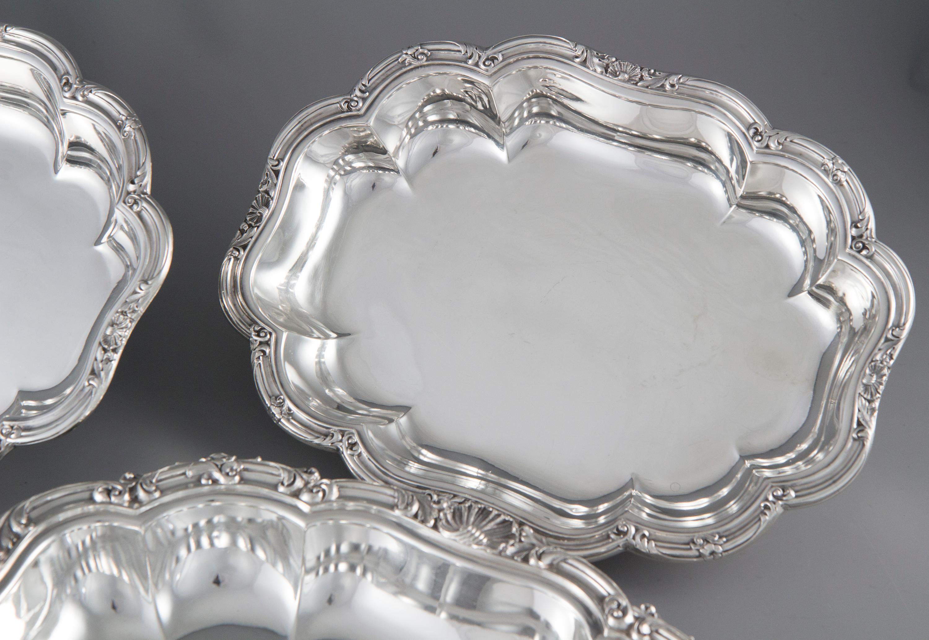 Mid-19th Century Pair of Victorian Silver Entree or Serving Dishes, Barnards, London, 1855