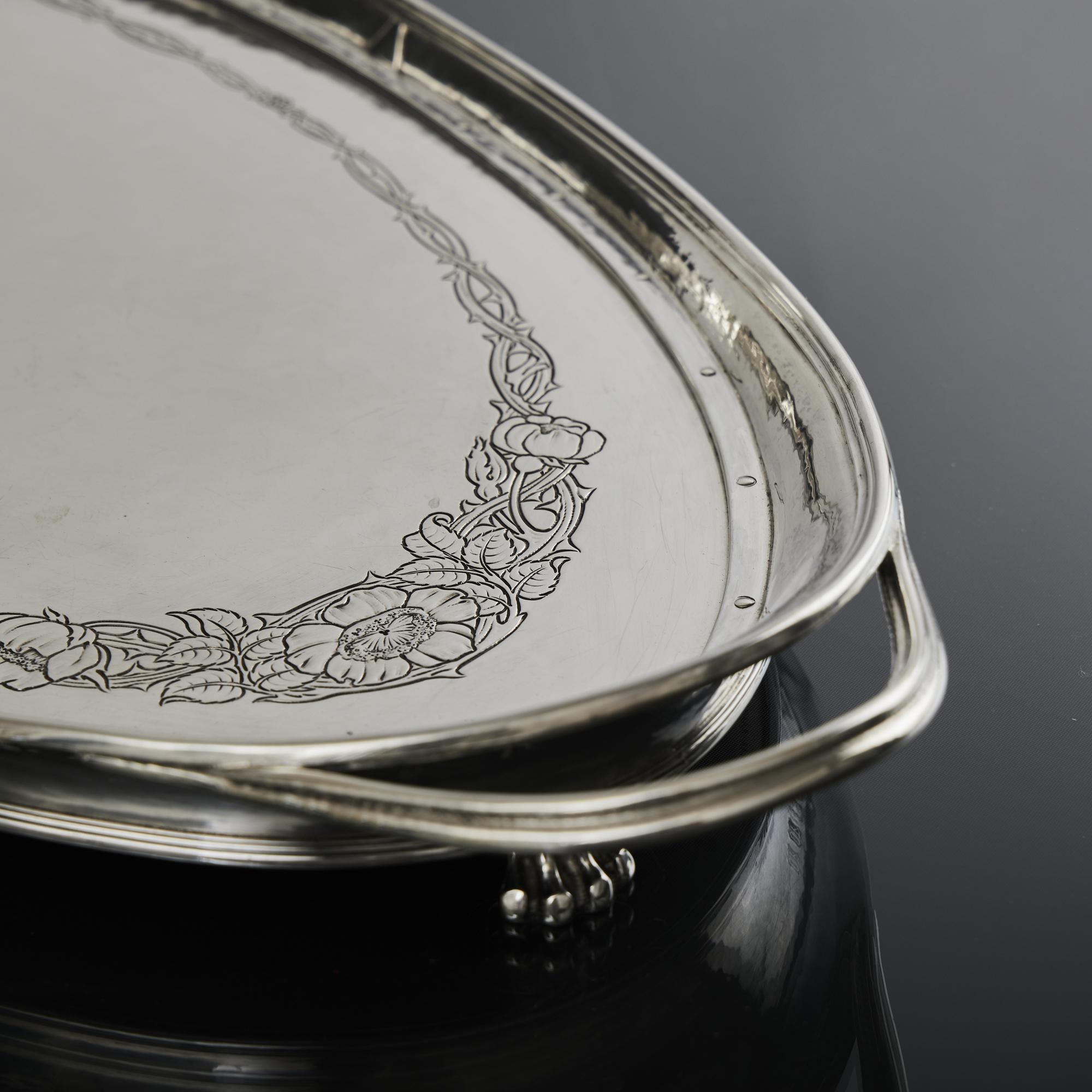 British Two-handled navette-shaped silver serving tray For Sale
