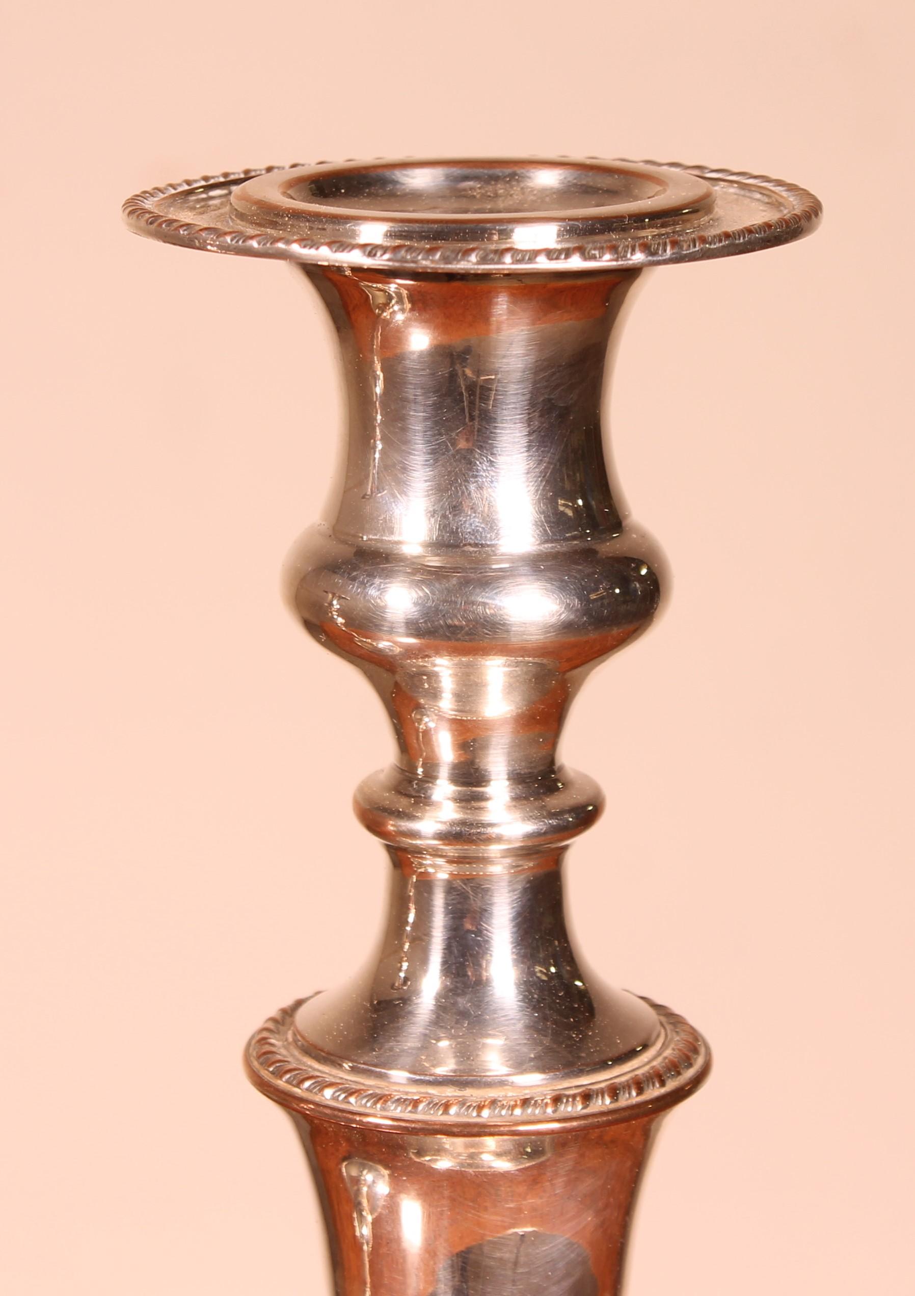 Pareja de candelabros victorianos bañados en plata en Bueno estado para la venta en Brussels, Brussels