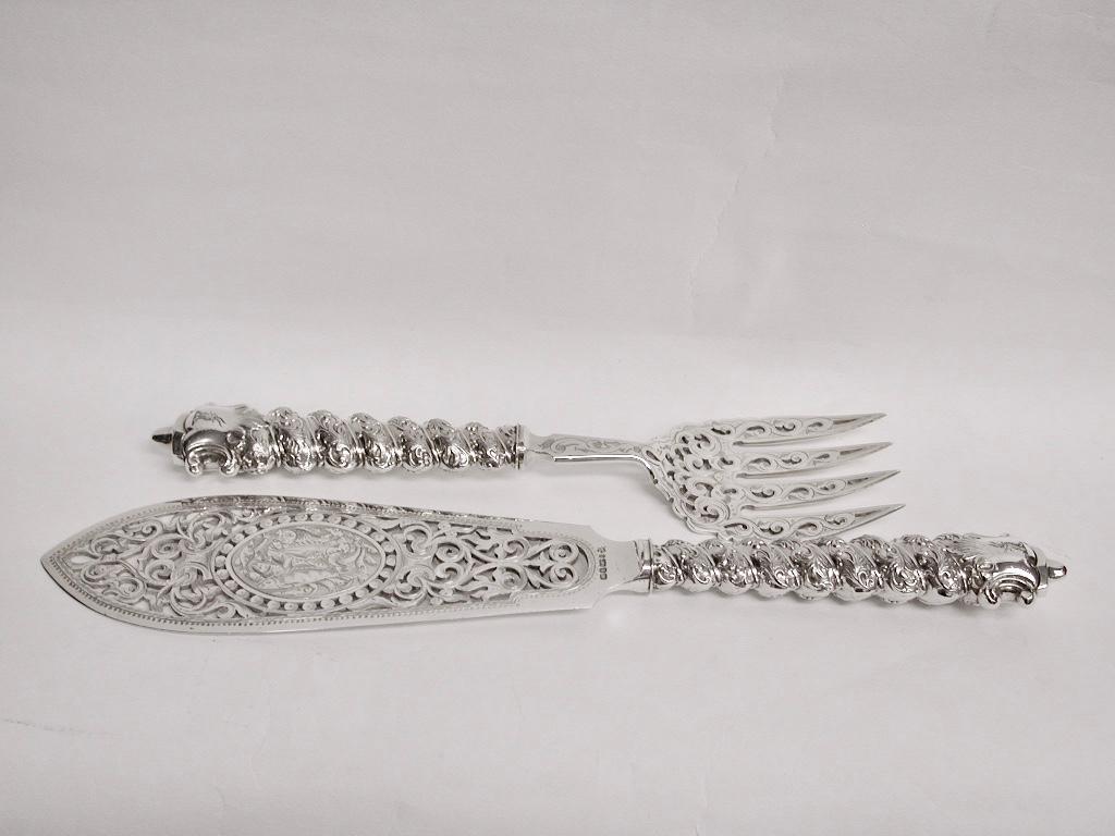 Pair of Victorian Silver Plated Fish Servers in Fitted Box, Dated Circa 1880 In Good Condition In London, GB