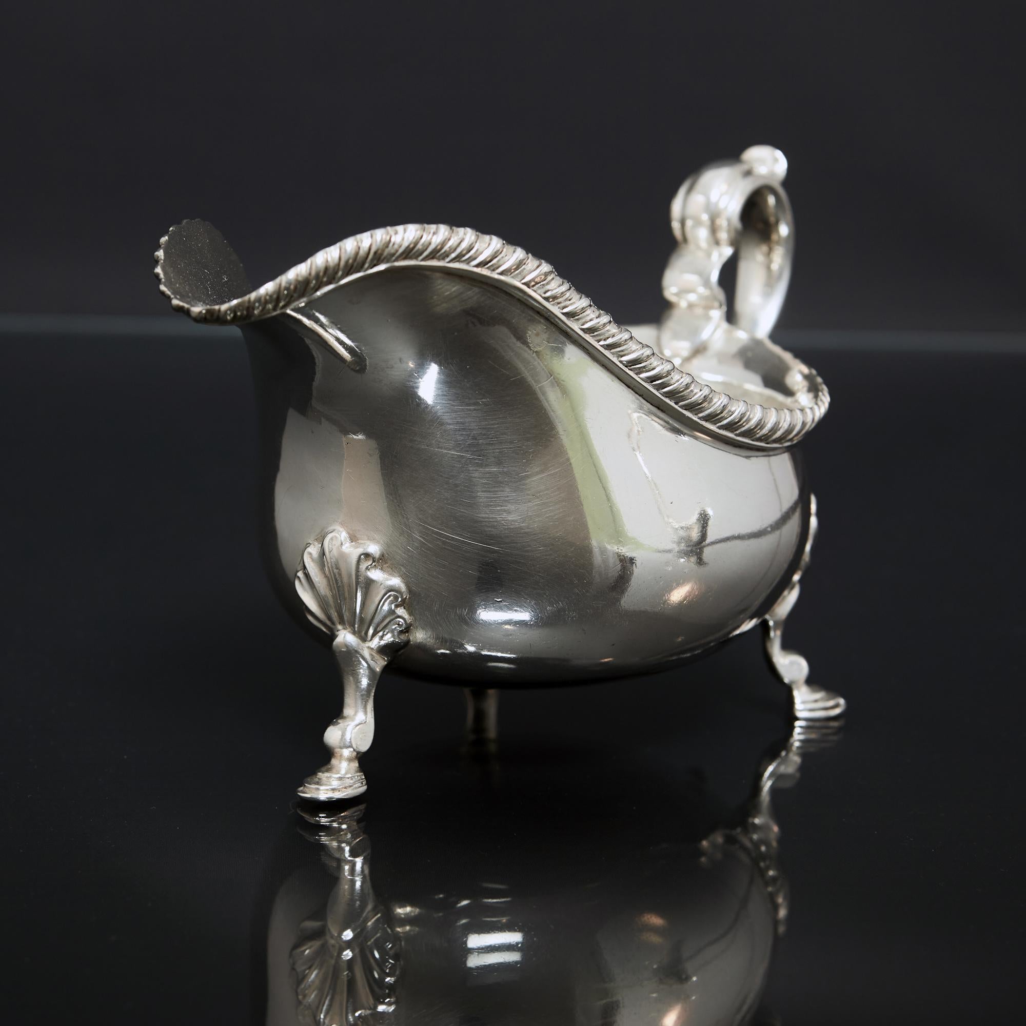 Pair of Victorian Silver Sauce Boats, 1898 In Good Condition In London, GB