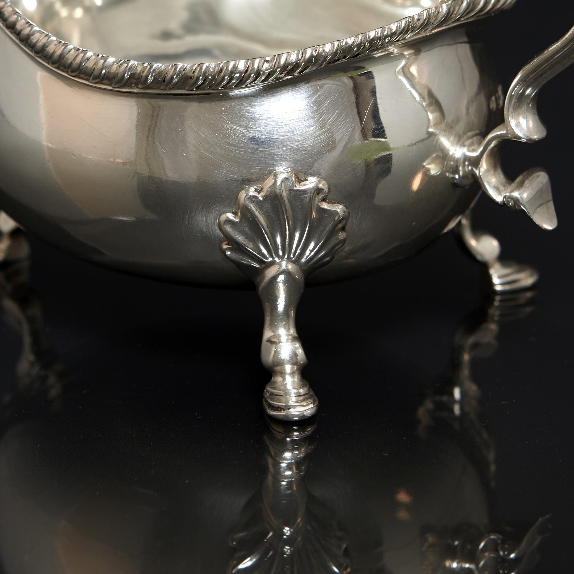 Late 19th Century Pair of Victorian Silver Sauce Boats, 1898