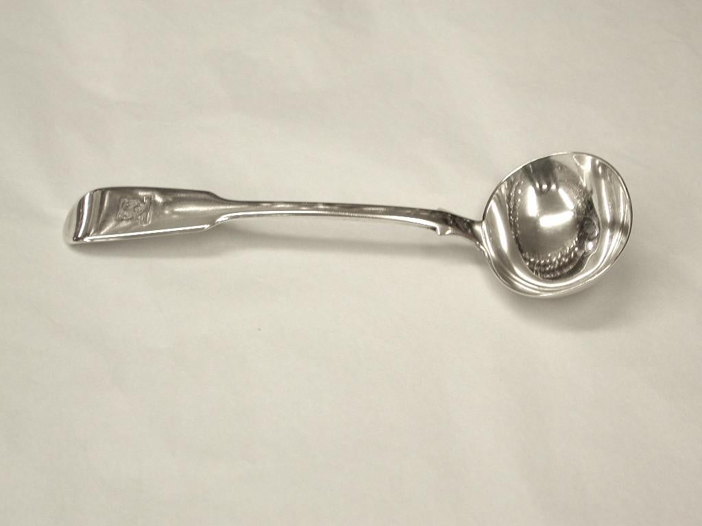 Pair of Victorian Silver Sauce Ladles, Fiddle Pattern, William Eaton, London, 1843 3