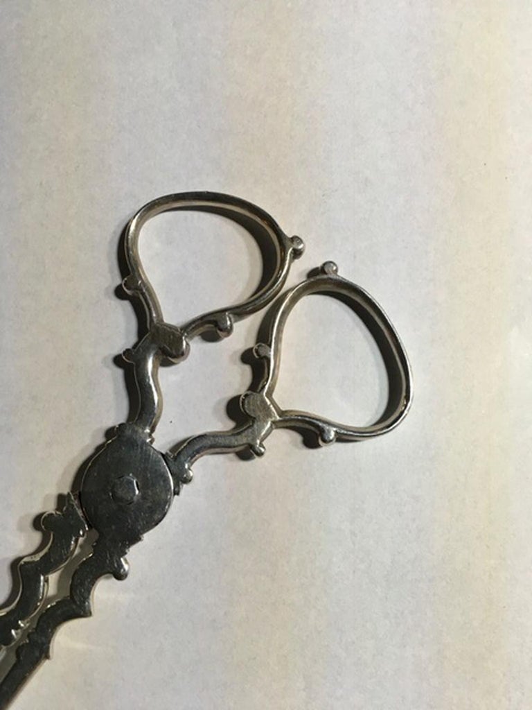 London Mid18th Century Pair of Regency Silver Sugar Nips For Sale at