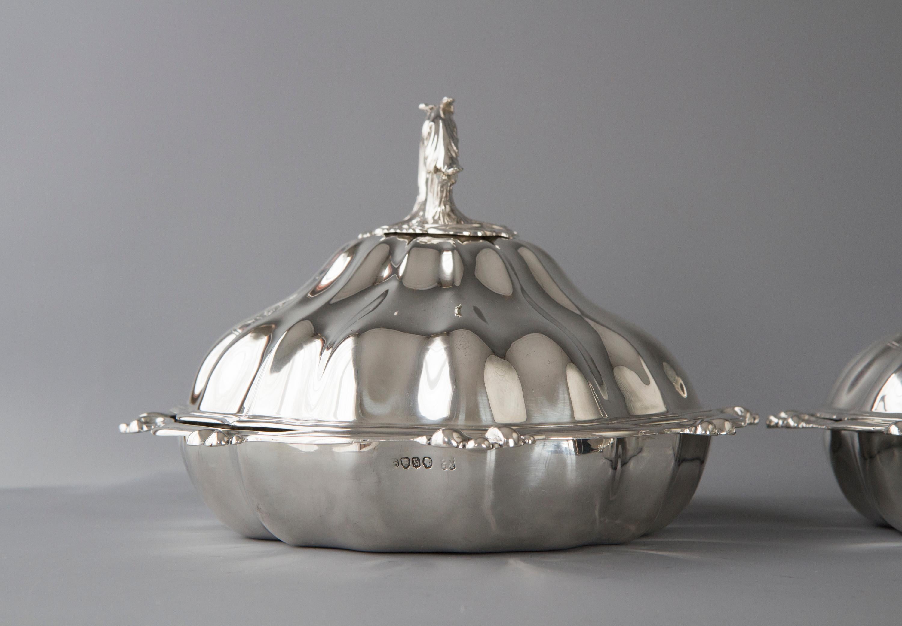 Sterling Silver Pair of Victorian Silver Vegetable Tureens with Warming Bases, London, 1845 For Sale
