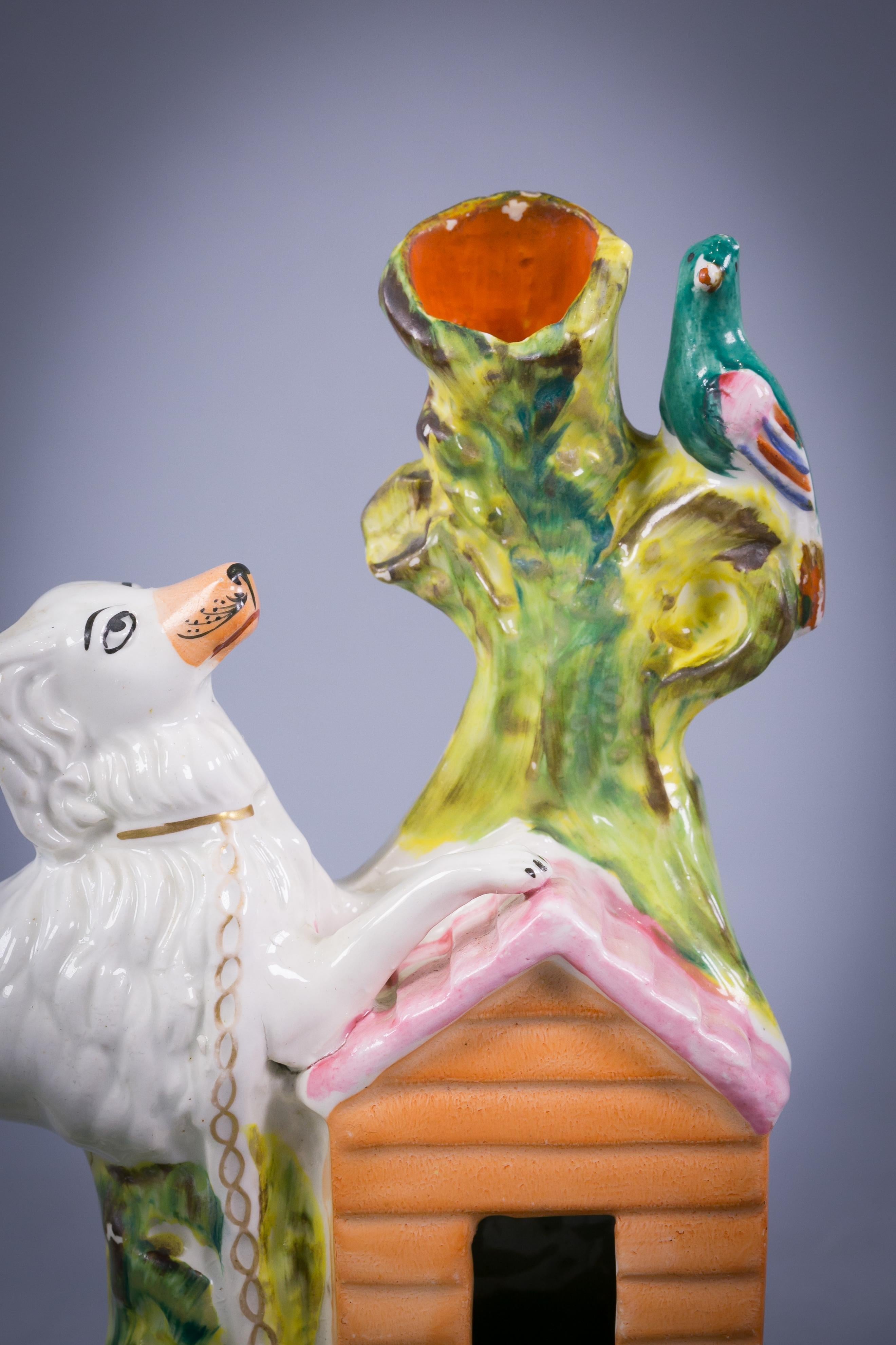 Coppia di vasi di Staffordshire vittoriani, circa 1875 In condizioni ottime in vendita a New York, NY