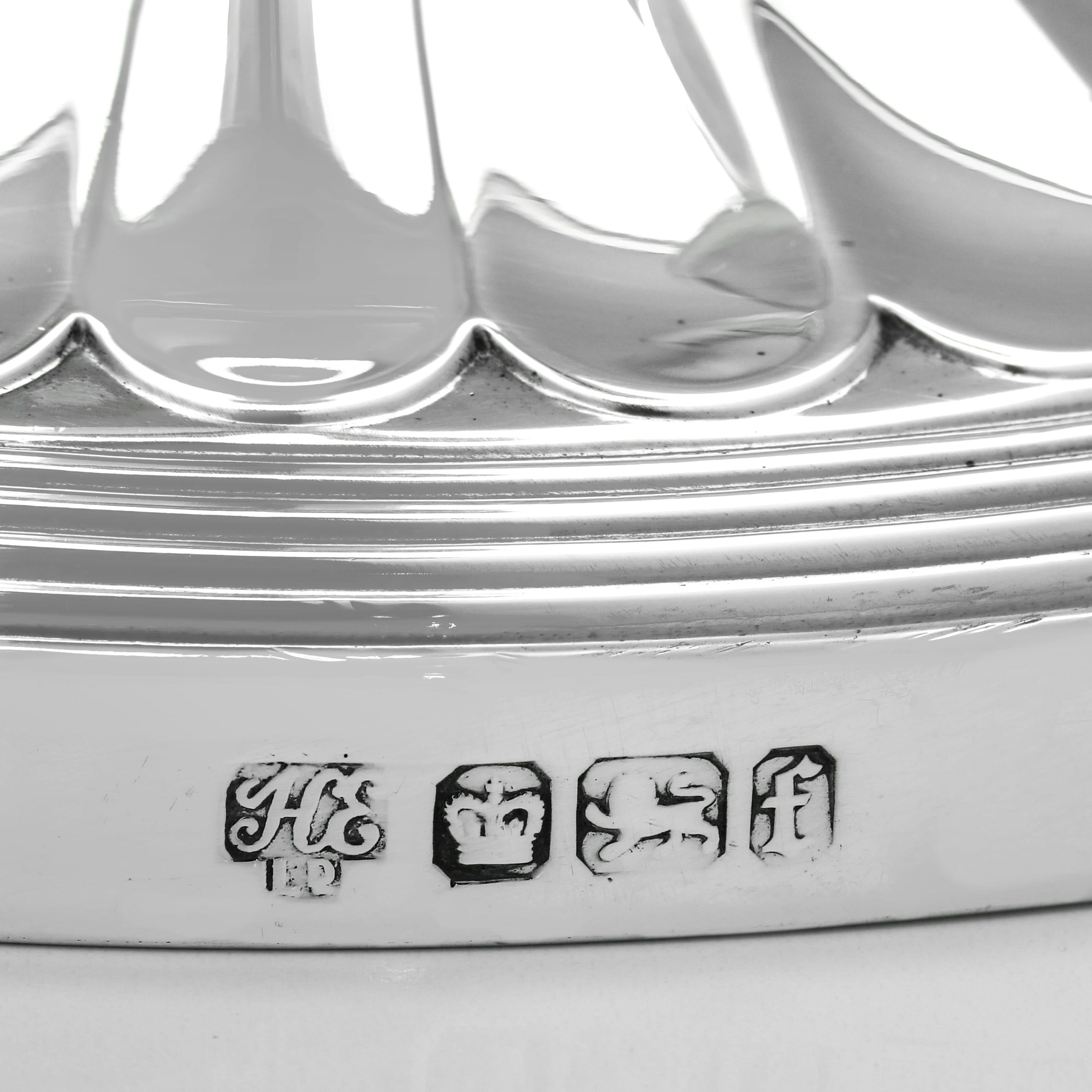 Fine XIX secolo Coppia di candelabri vittoriani in argento sterling - Marchio di garanzia 1898 in vendita