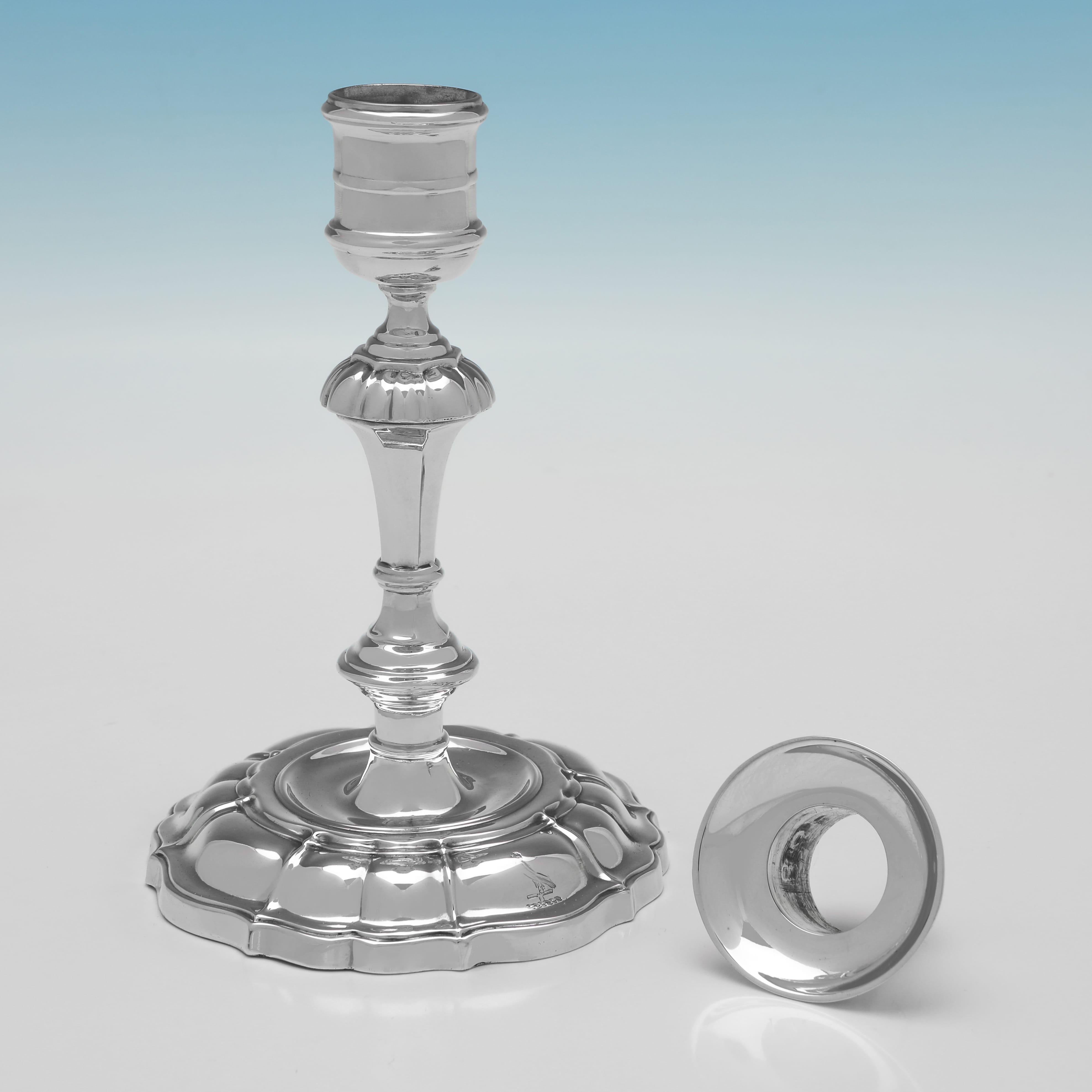 Vittoriano Coppia di candelieri vittoriani in argento sterling realizzati a Londra nel 1900 in vendita