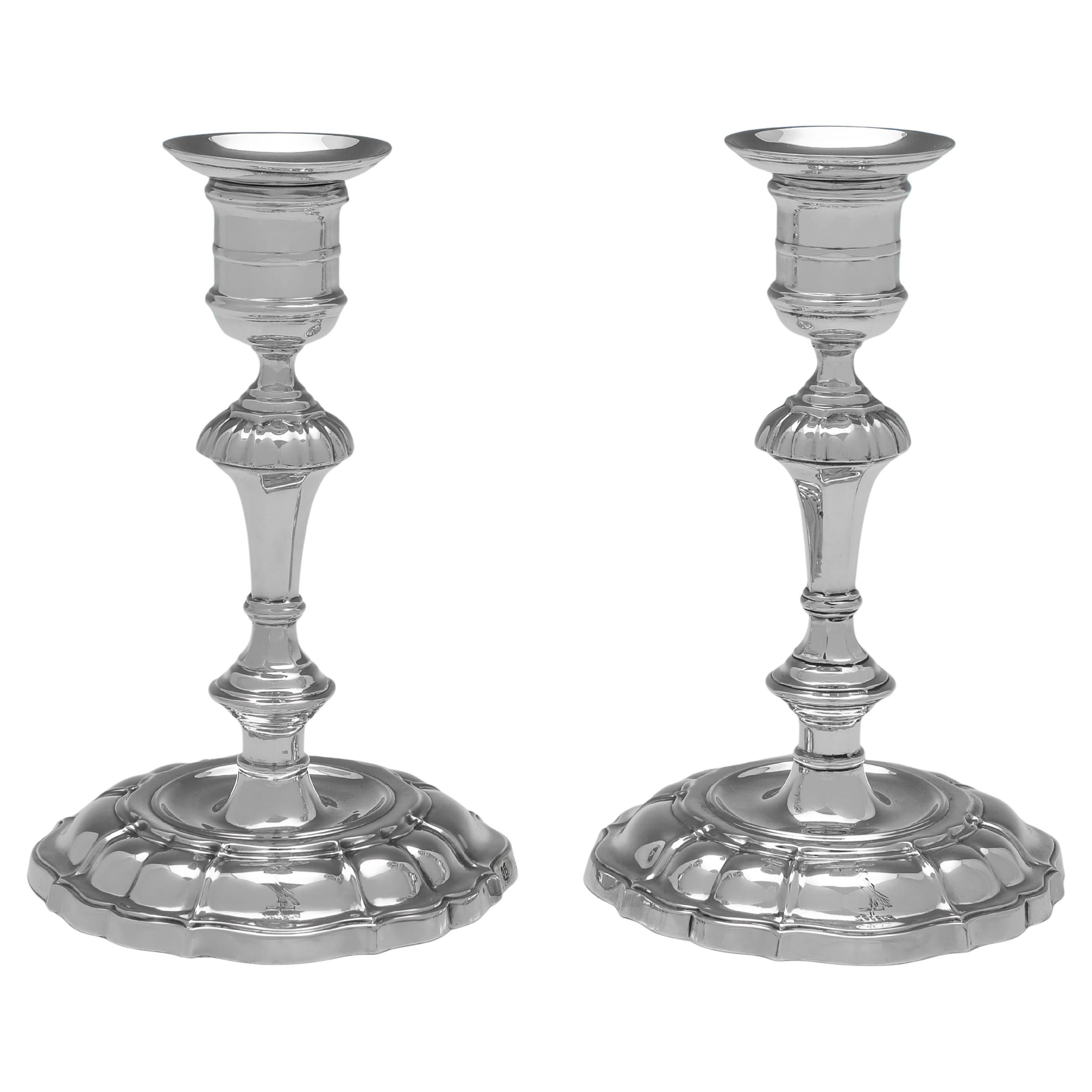 Pair of Victorian sterling silver candlesticks made in London in 1900