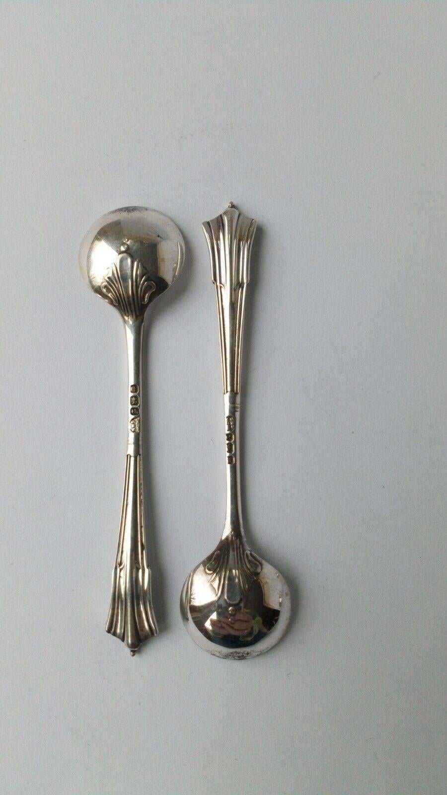 Pareja de cucharillas y saleros victorianos de plata de ley de Elkington & Co Ltd, 1898 en venta 4