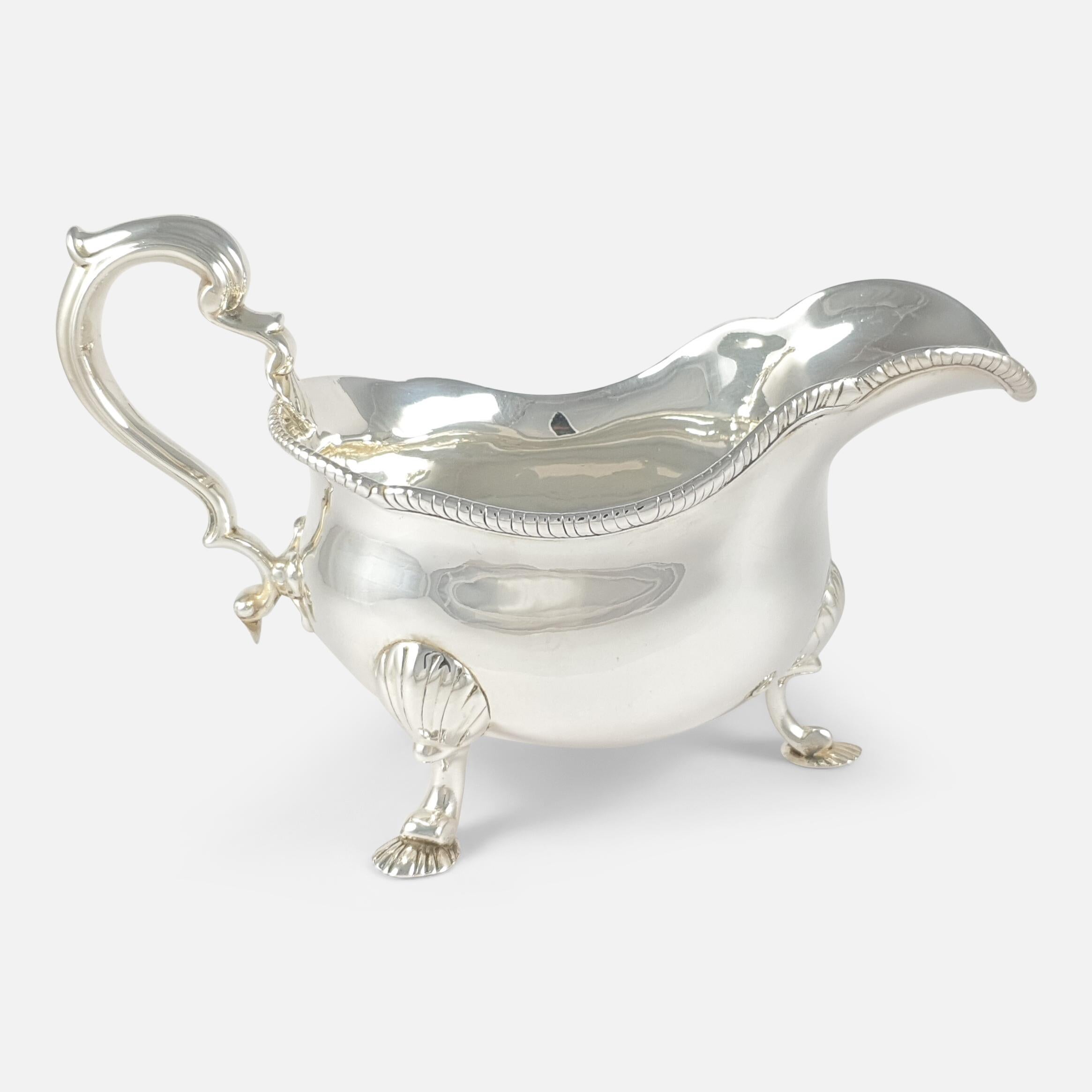 Pair of Victorian Silver Sauce Boats, D and C Houle, 1841, 1039.7 grams For Sale 1